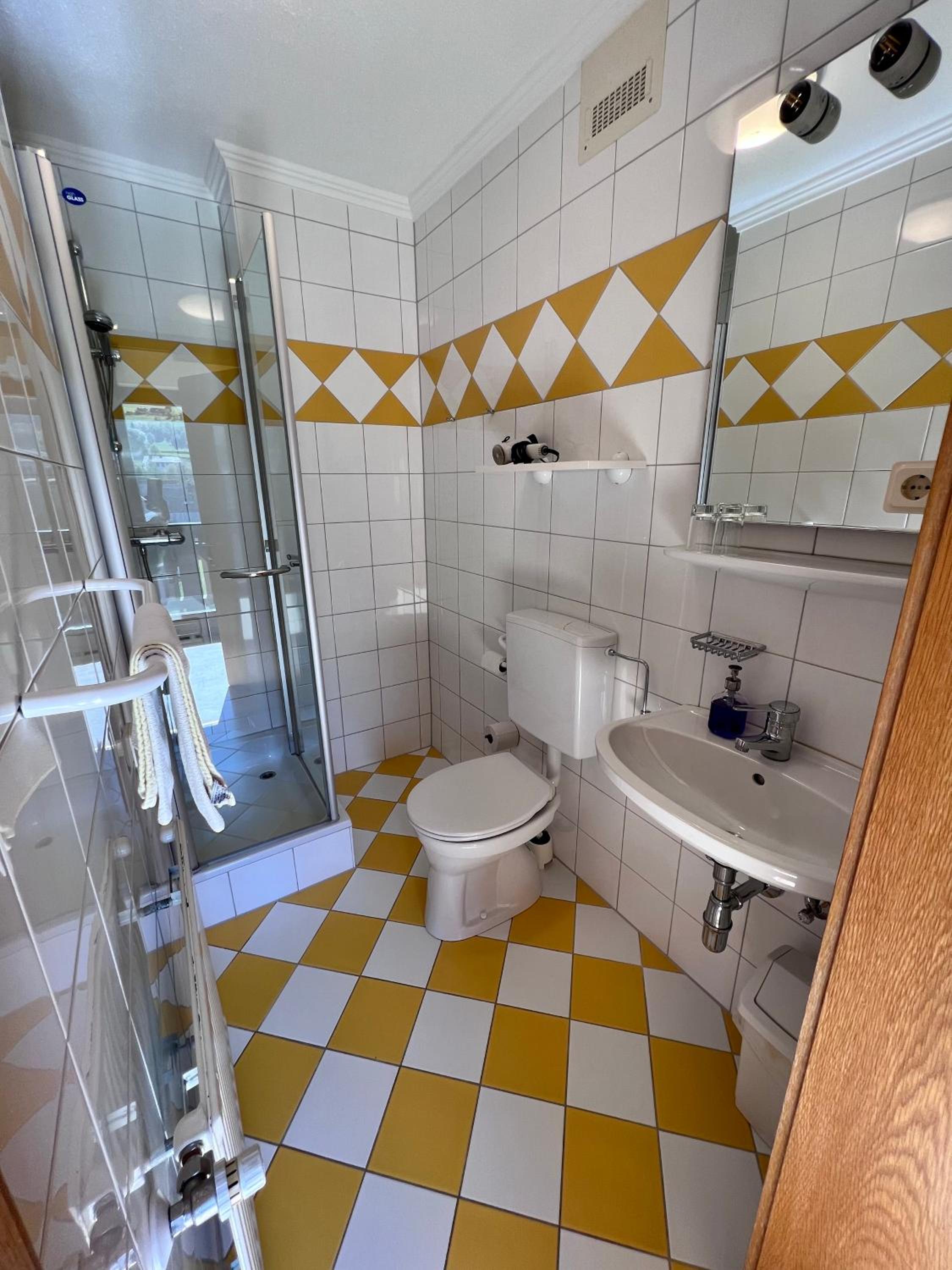 Double Room - Photo 16