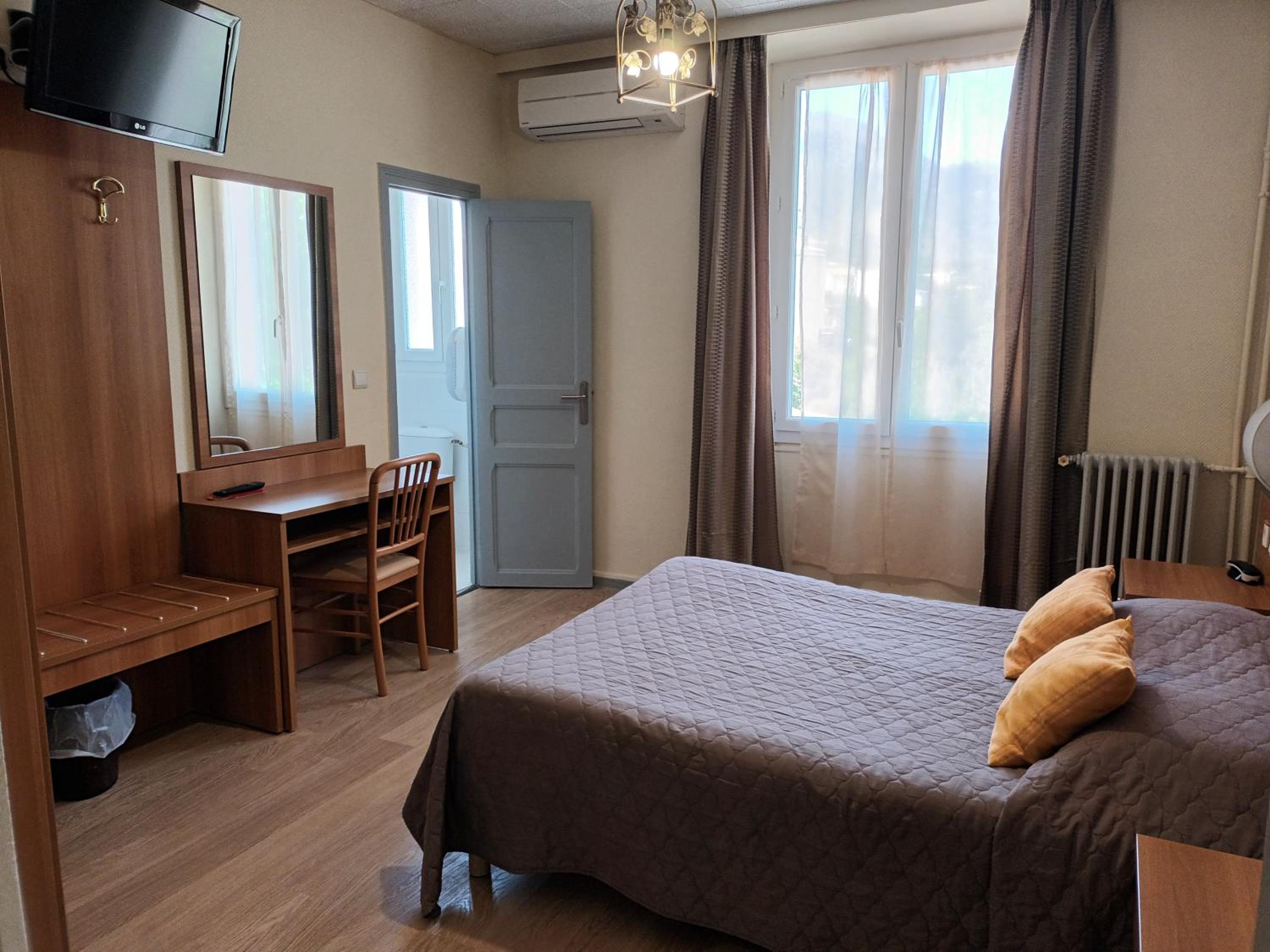 Superior Double or Twin Room photo 2