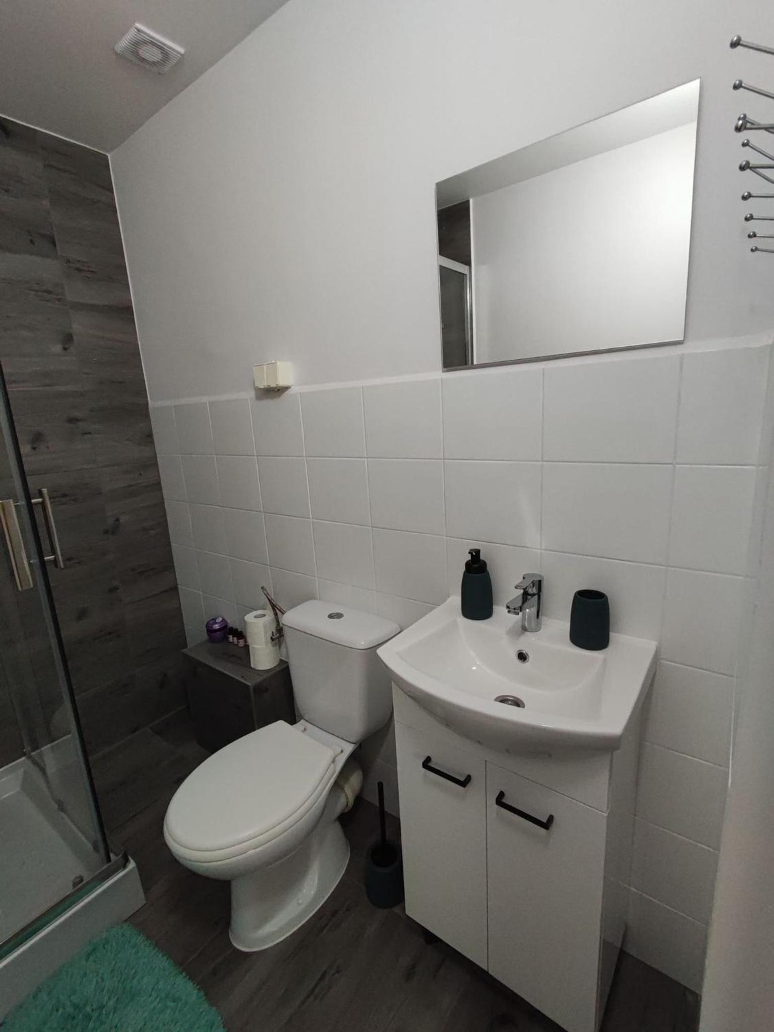 Triple Room with Bathroom - Photo 2