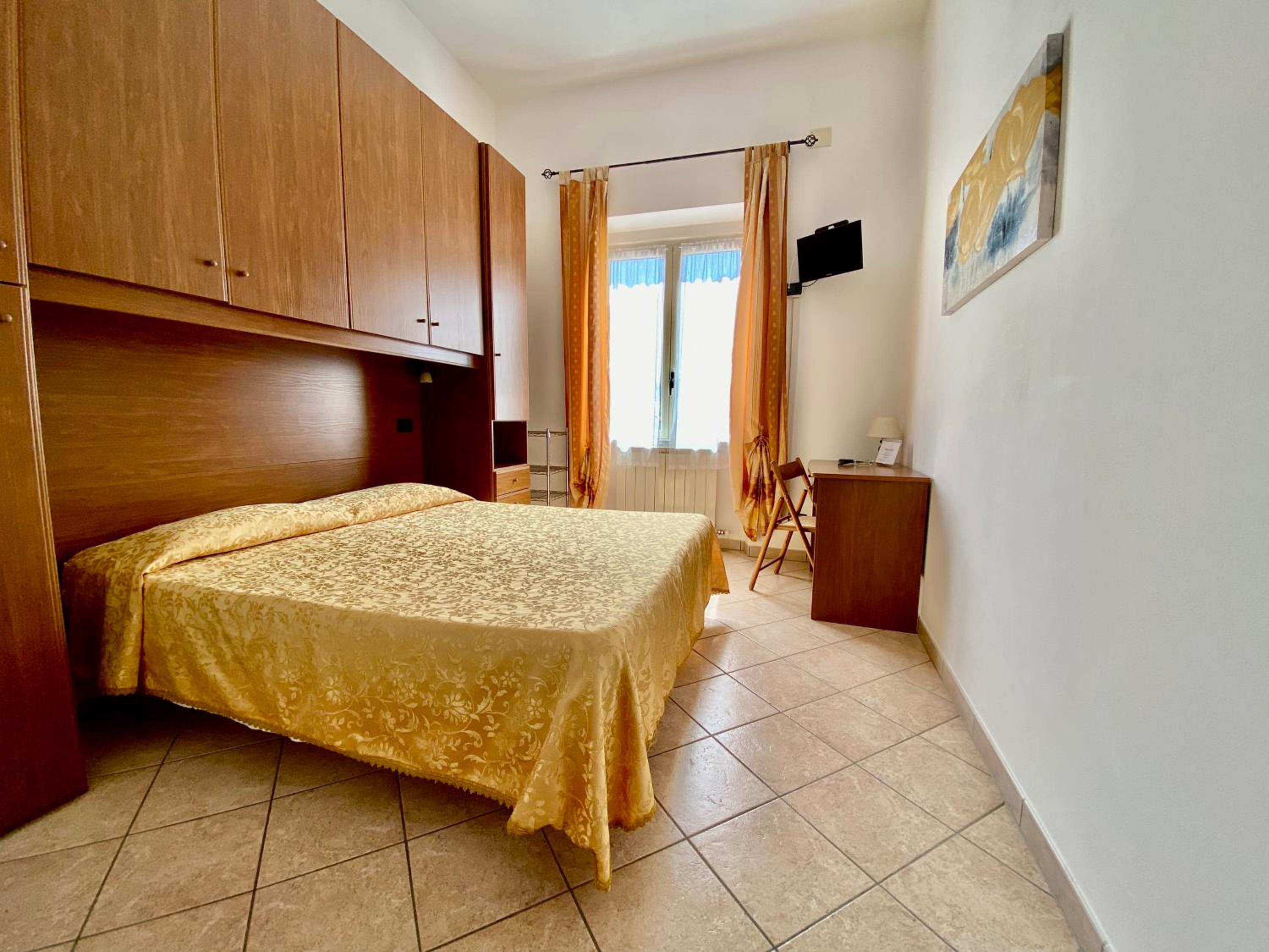 Standard Triple Room photo 3