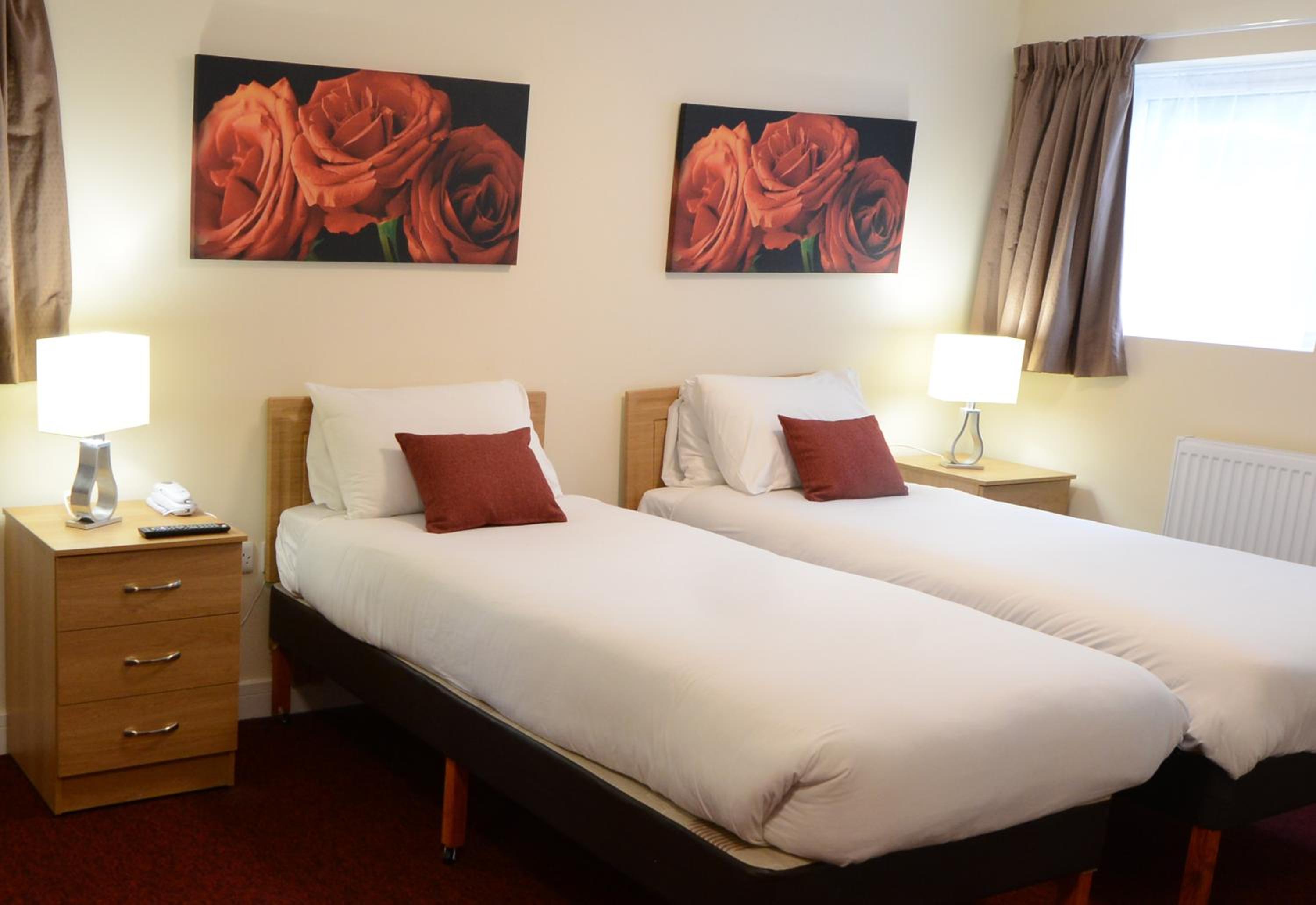Small Twin Room - Photo 1