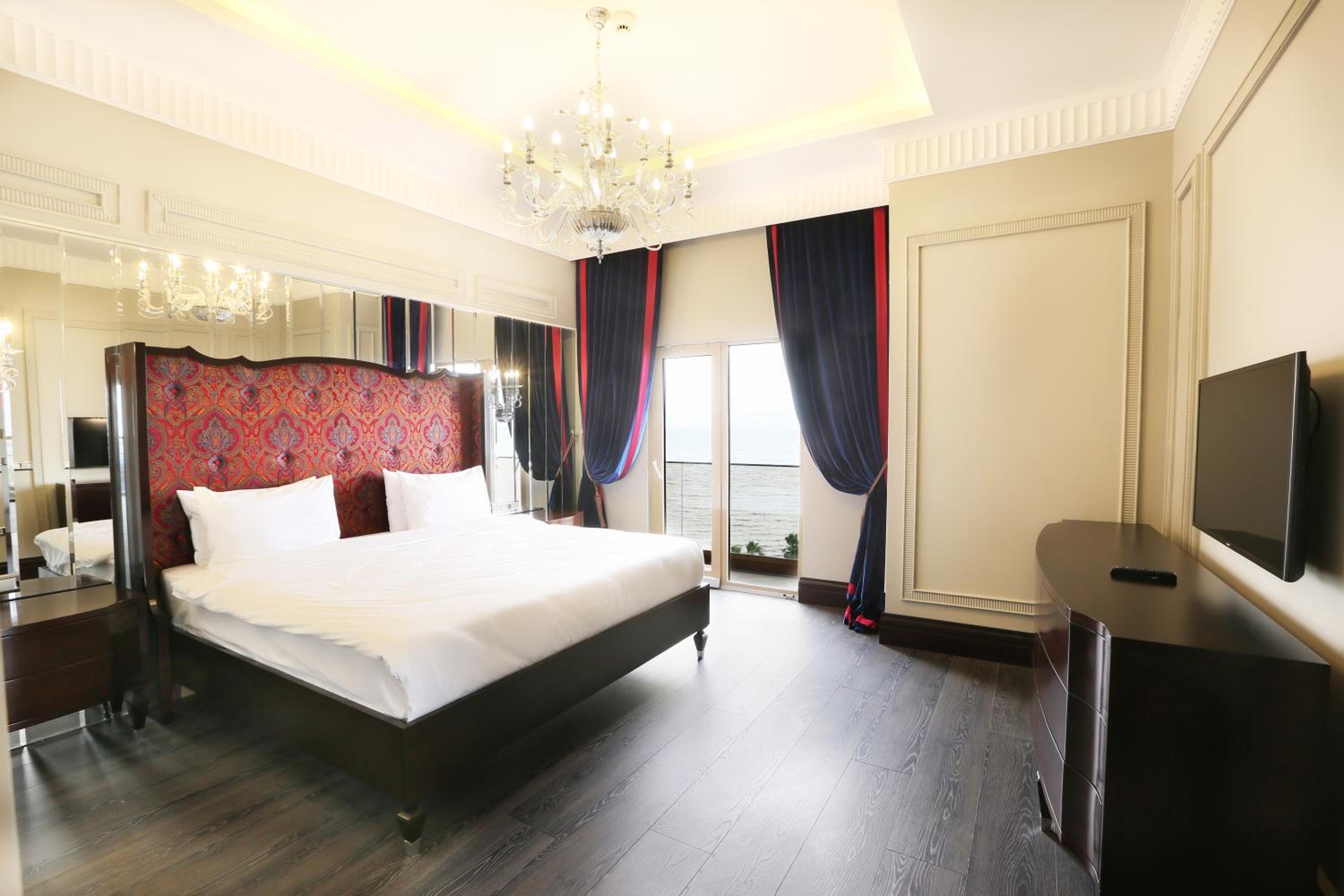 King Suit with Sea View photo 2