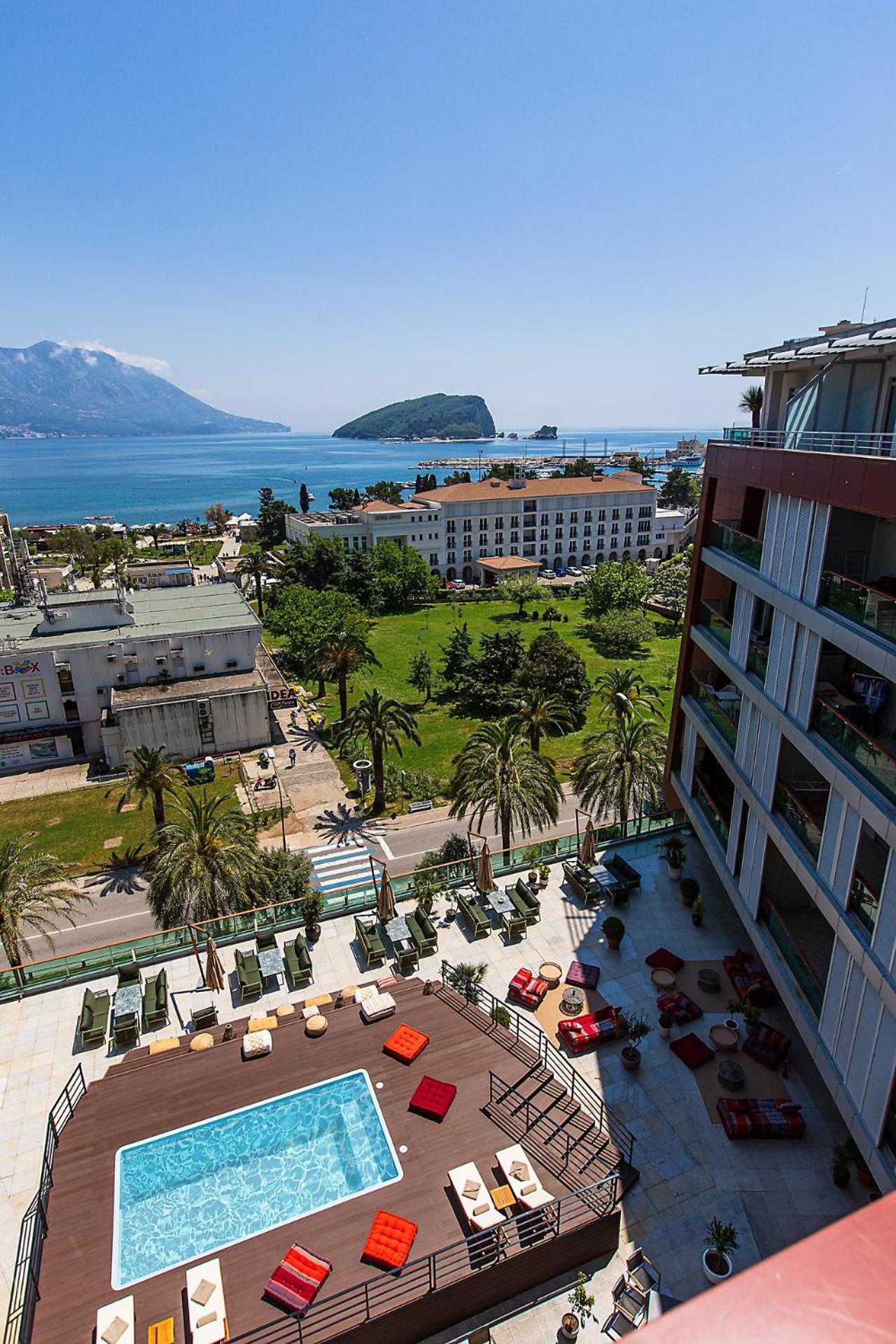 Deluxe Suite with Sea View photo 2