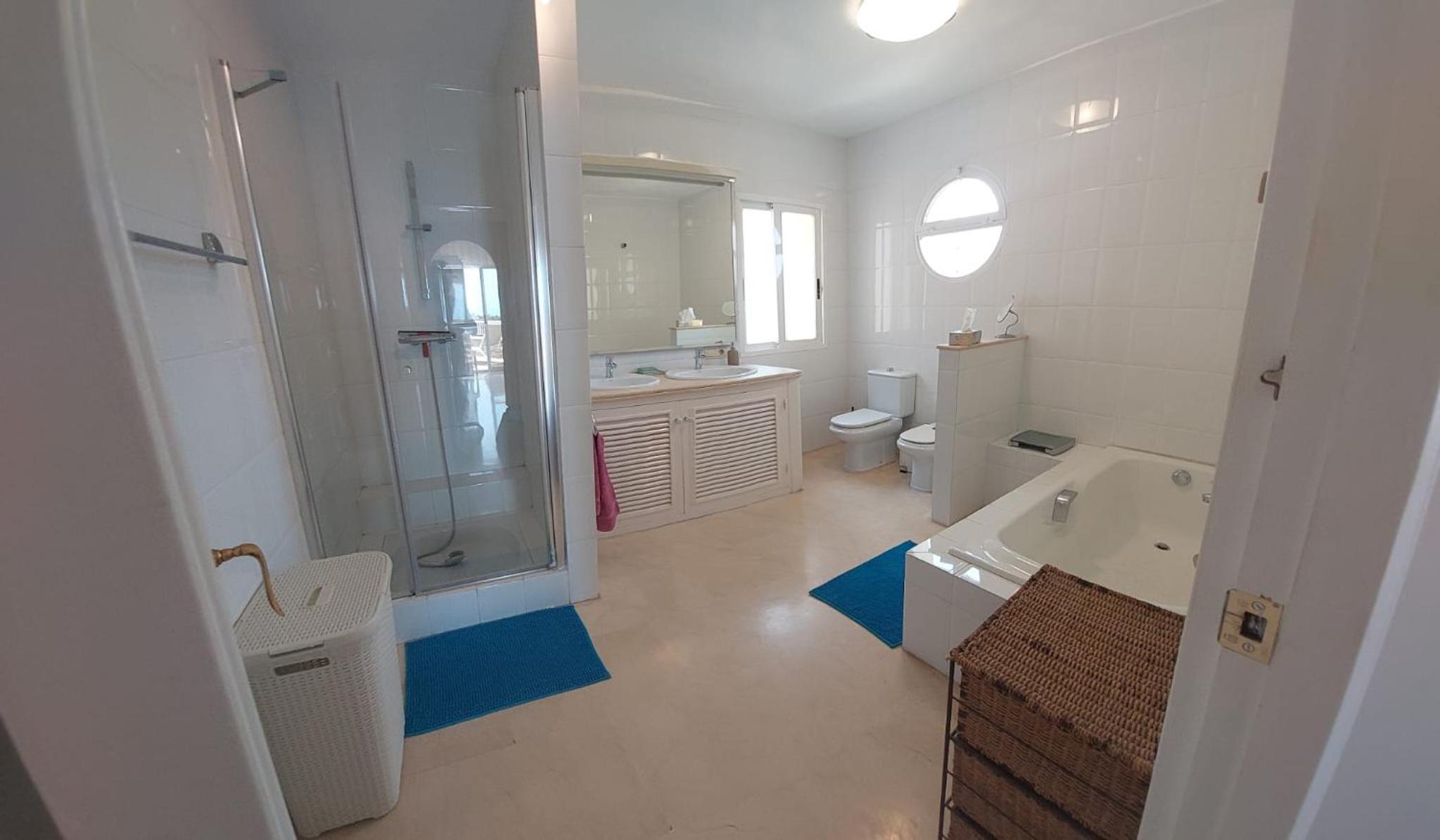 Villa photo 2