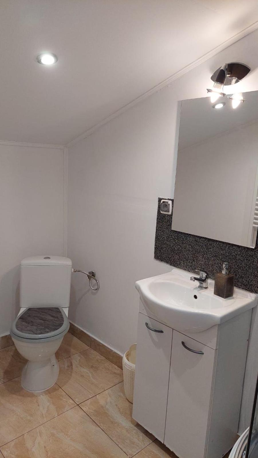 Double Room with Private Bathroom photo 3