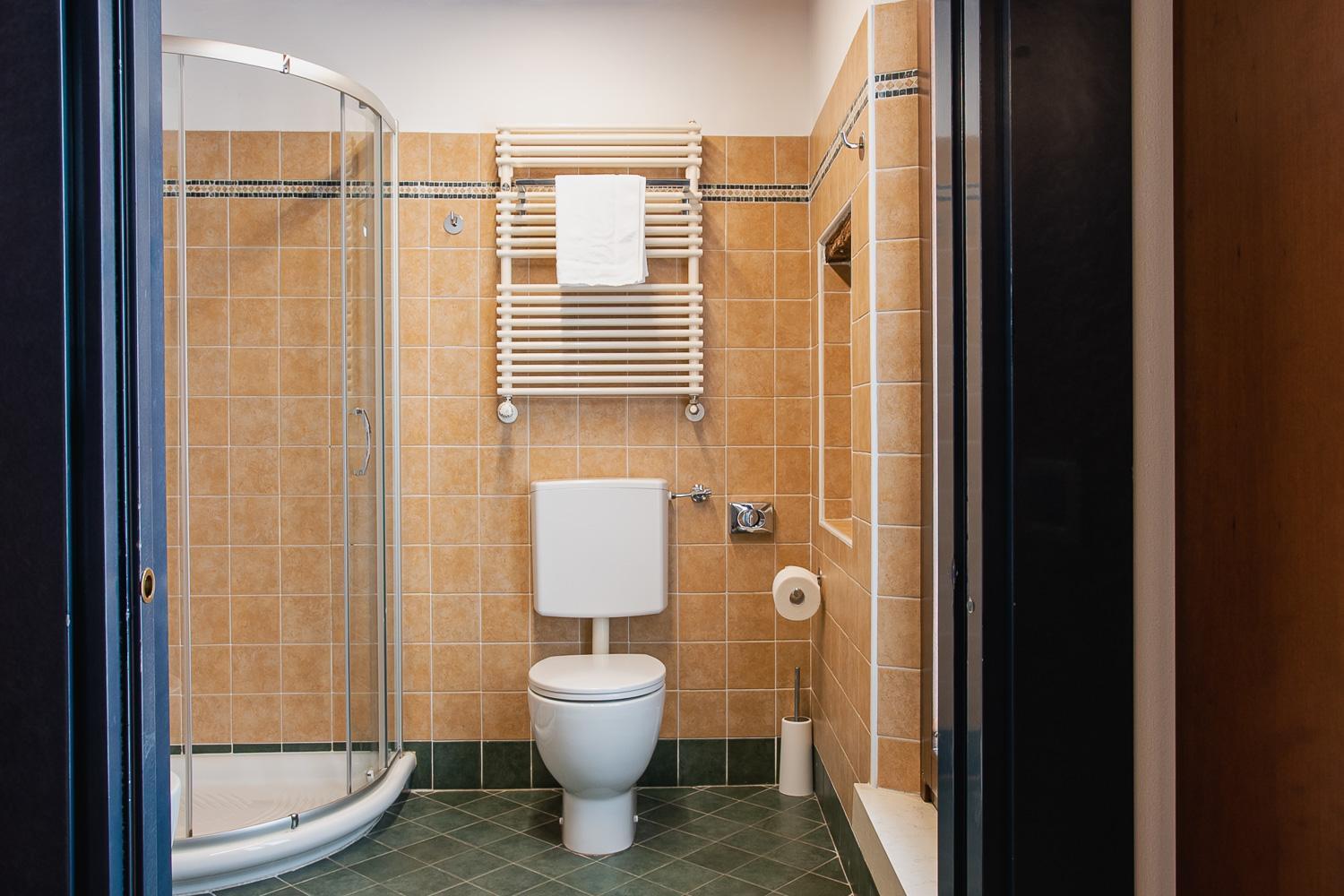 Superior Triple Room - Photo 9
