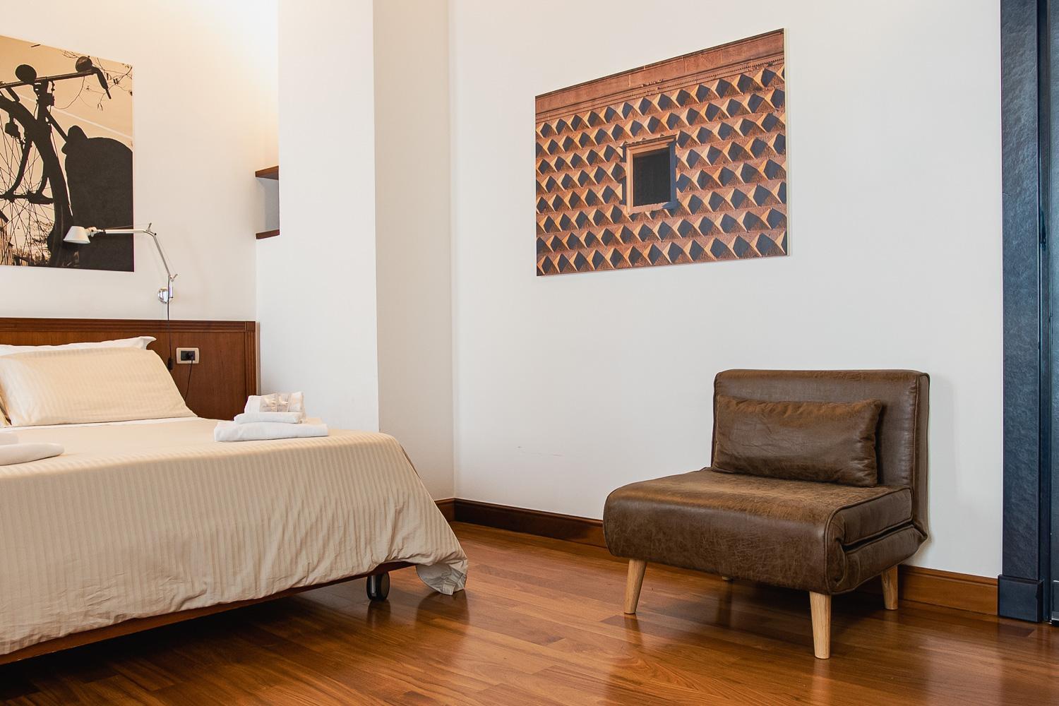 Double Room with Private Bathroom - Photo 2