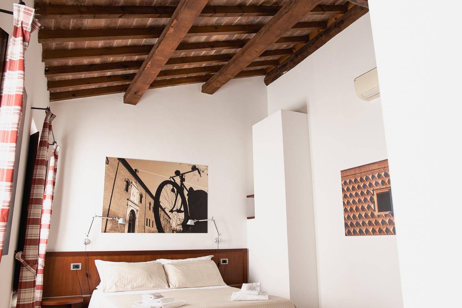 Double Room with Private Bathroom - Photo 1