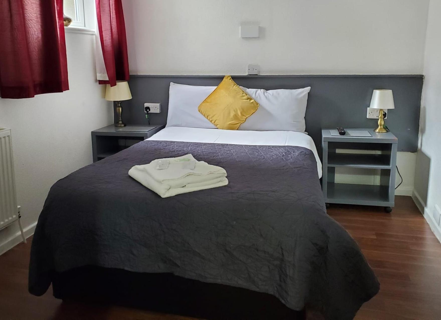 Double Room - Photo 4