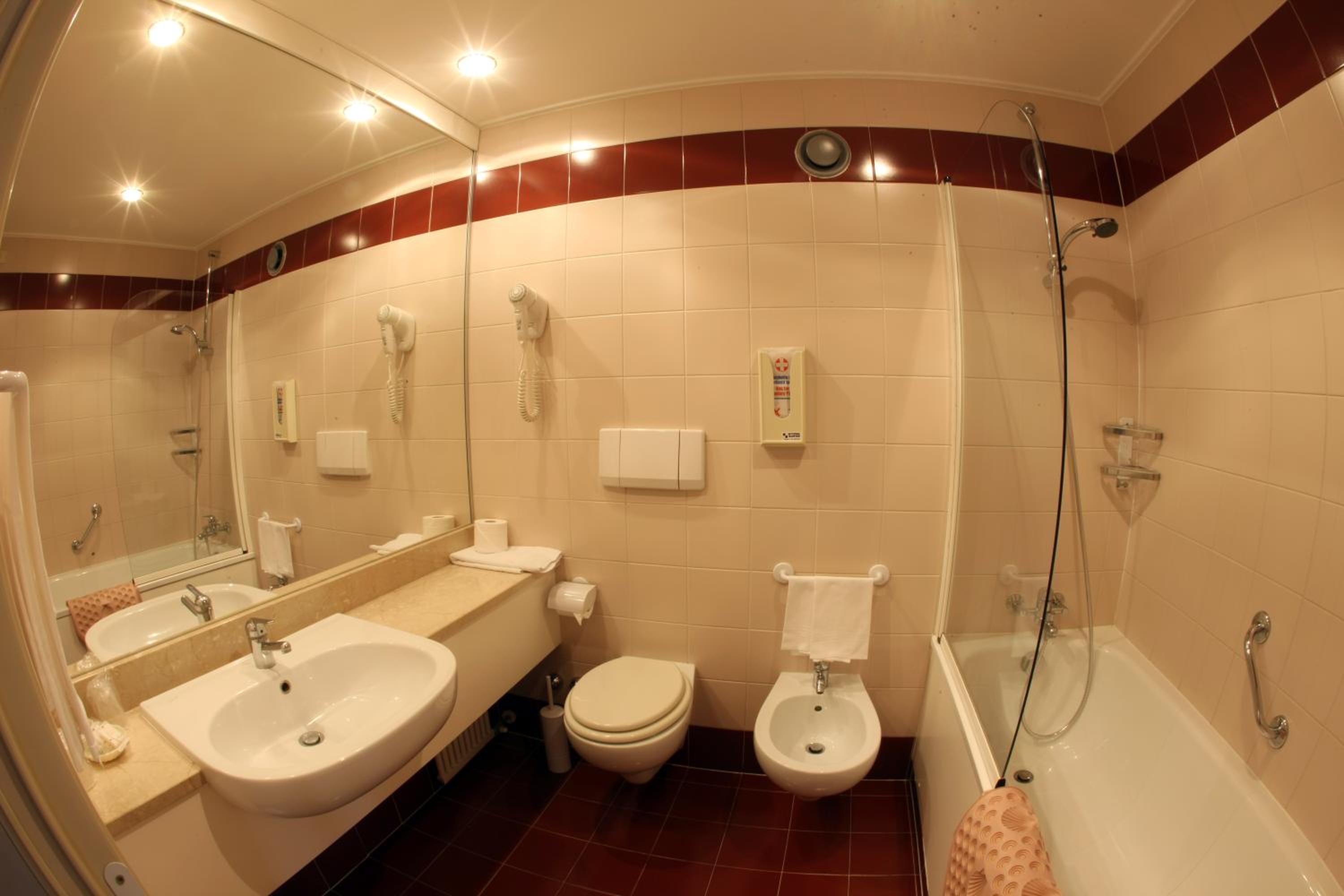 Standard Double or Twin Room photo 3
