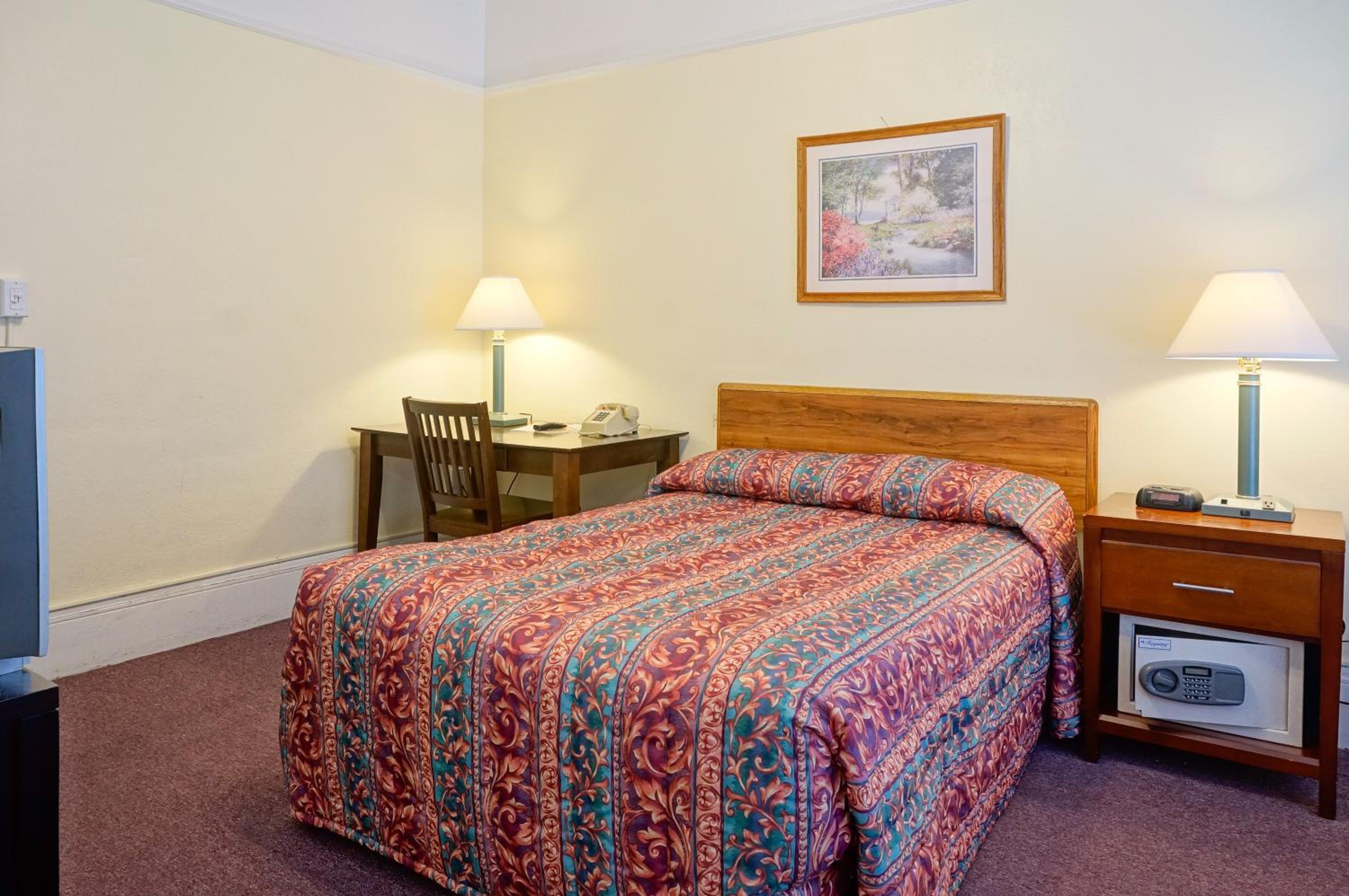 Double Room - Photo 2
