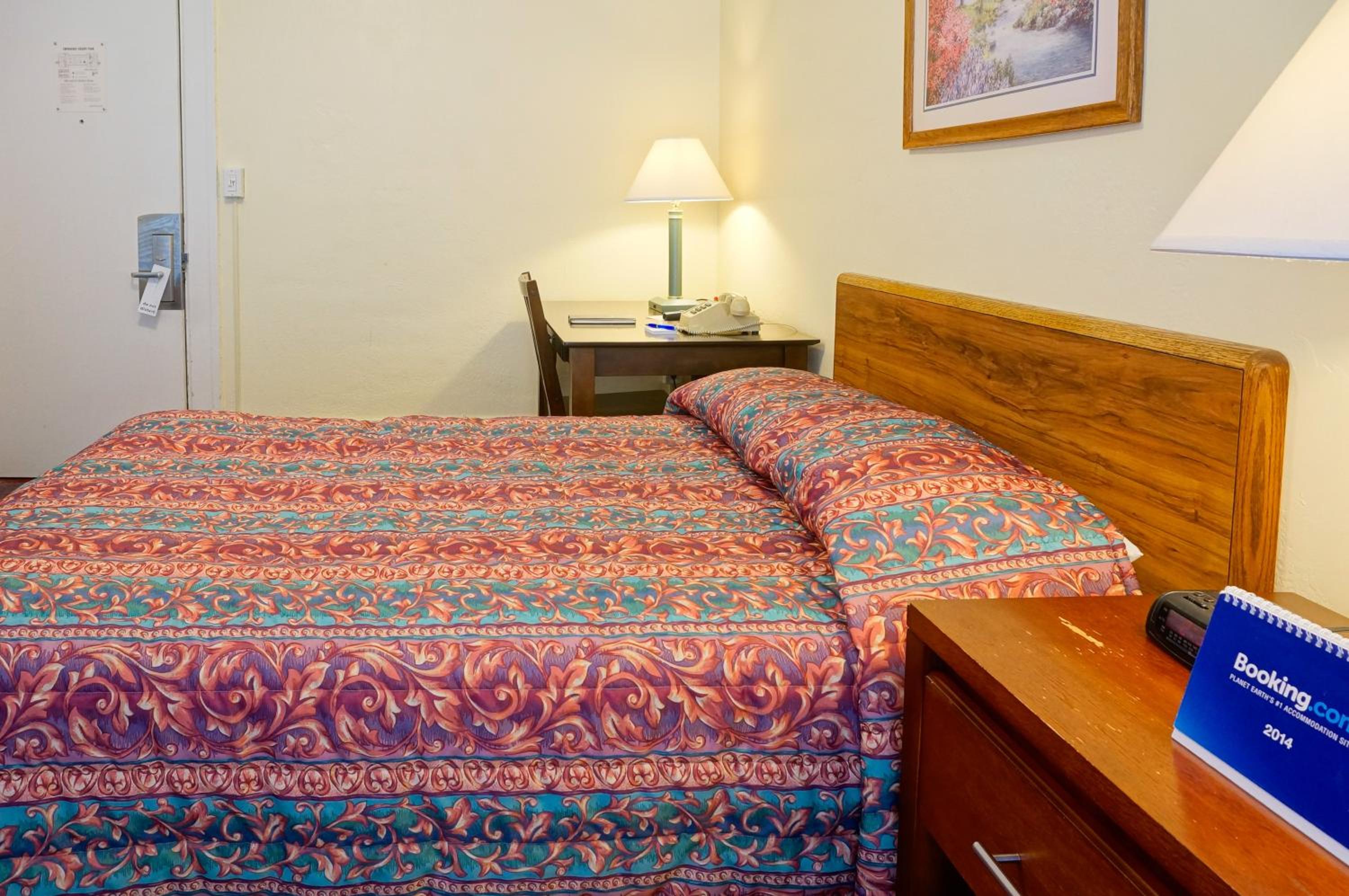 Double Room - Photo 11