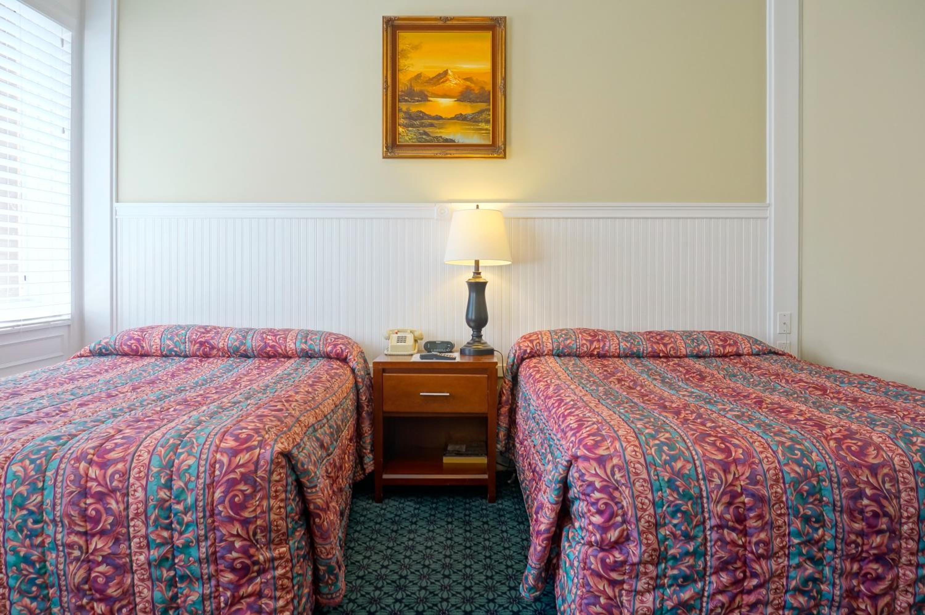 Double Room with Two Double Beds - Photo 10