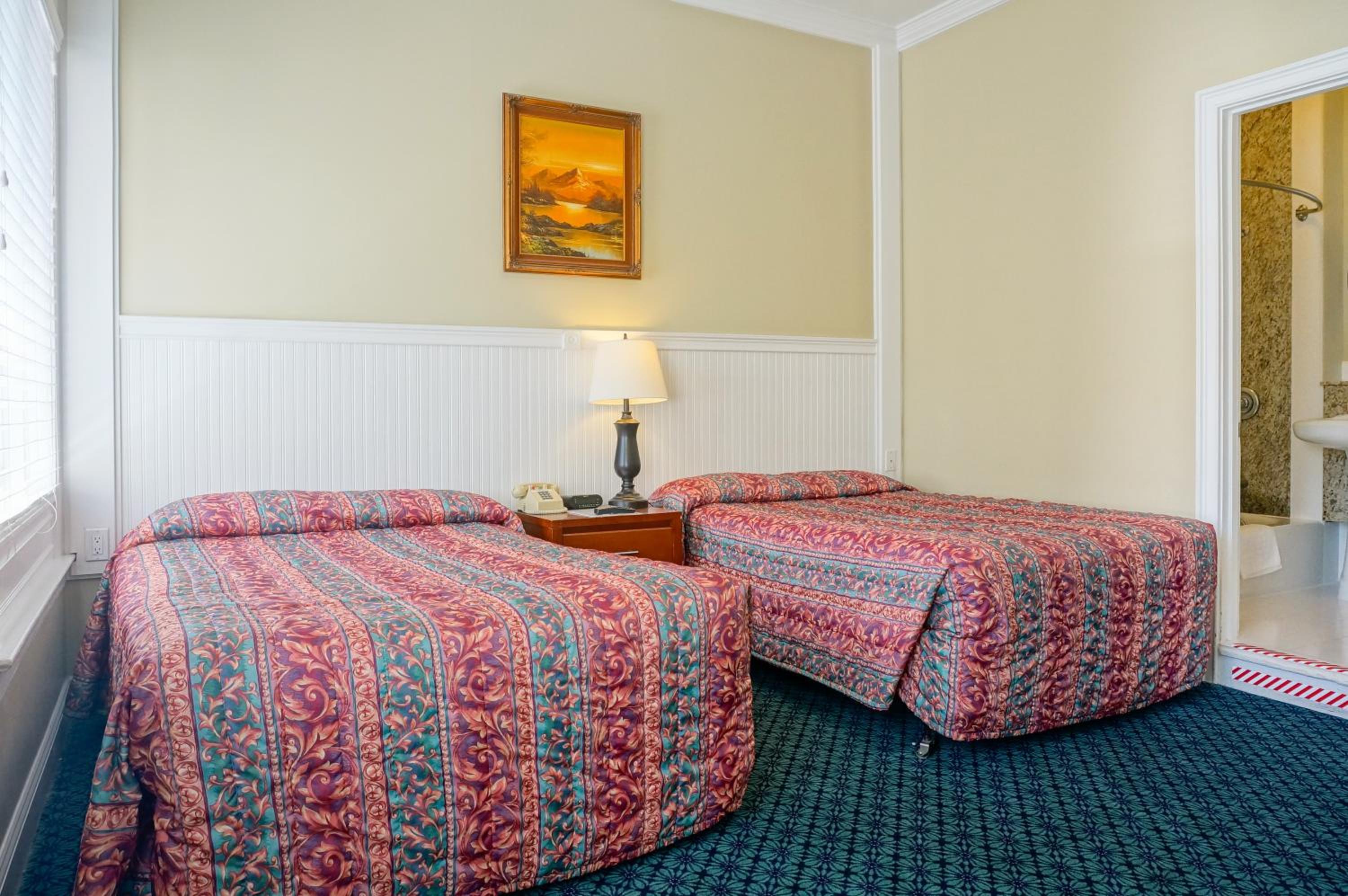 Double Room with Two Double Beds - Photo 1