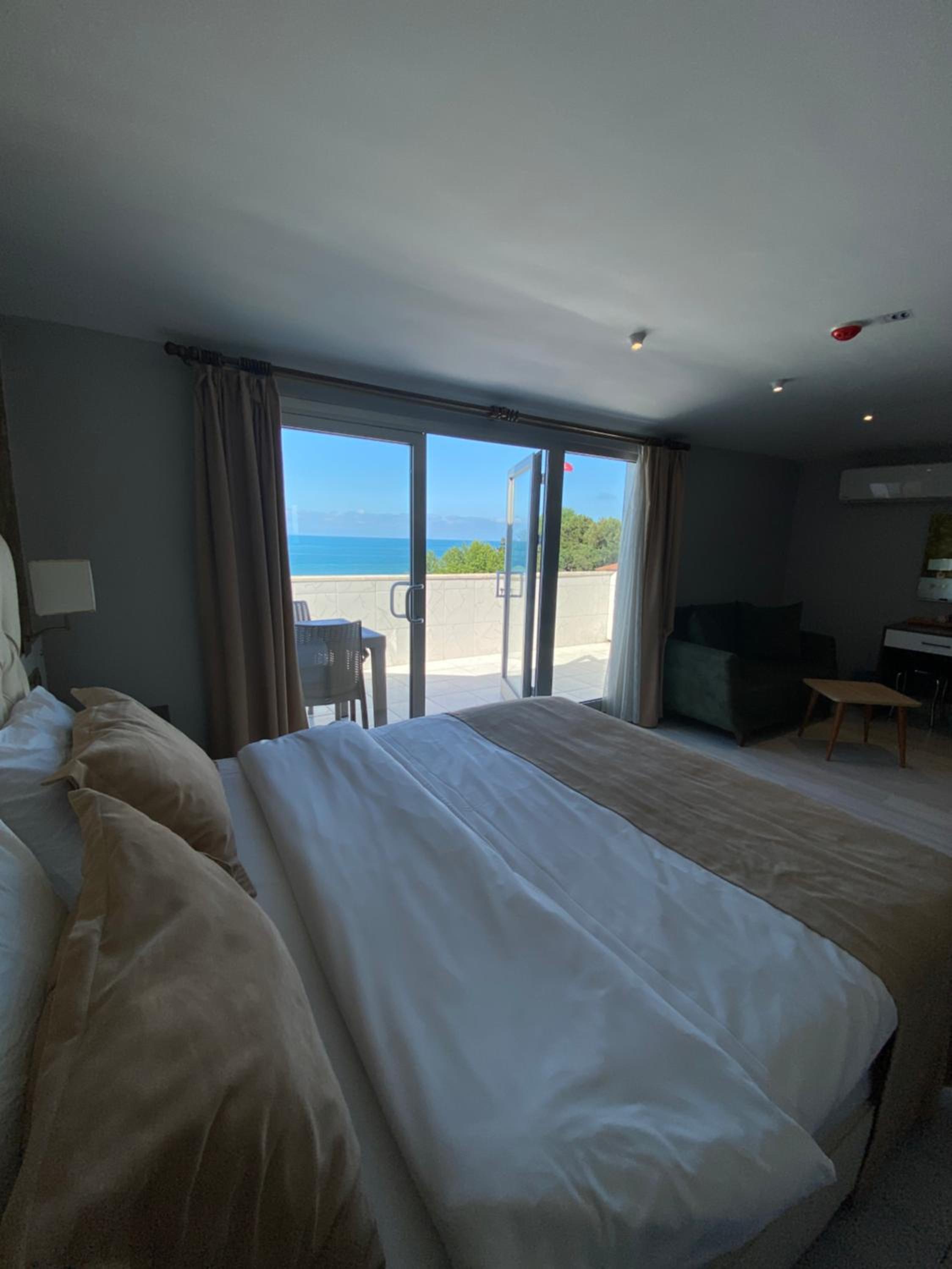 Deluxe Double Room With Balcony And Sea View photo 1