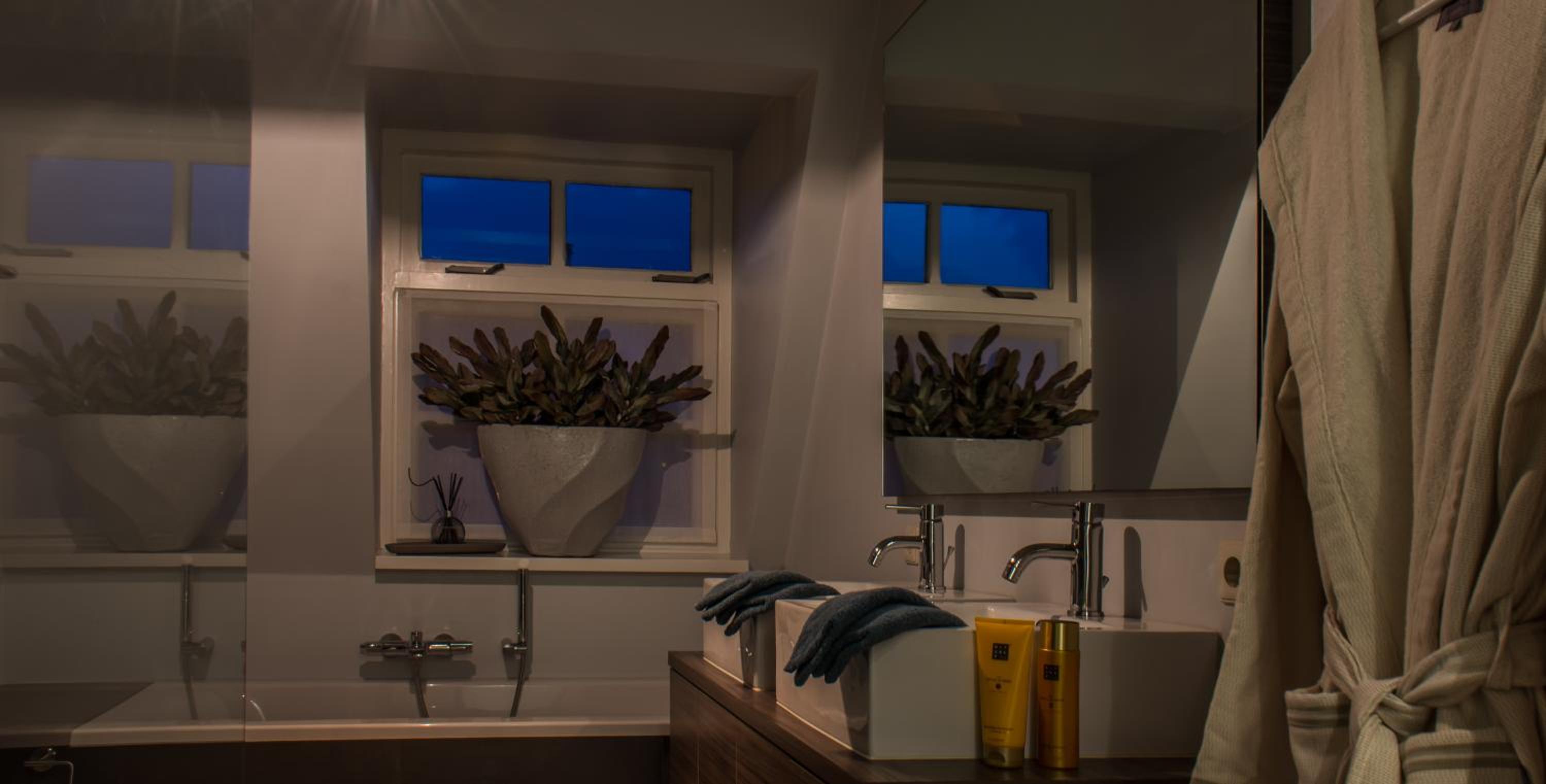 Double Room with Shared Bathroom photo 2
