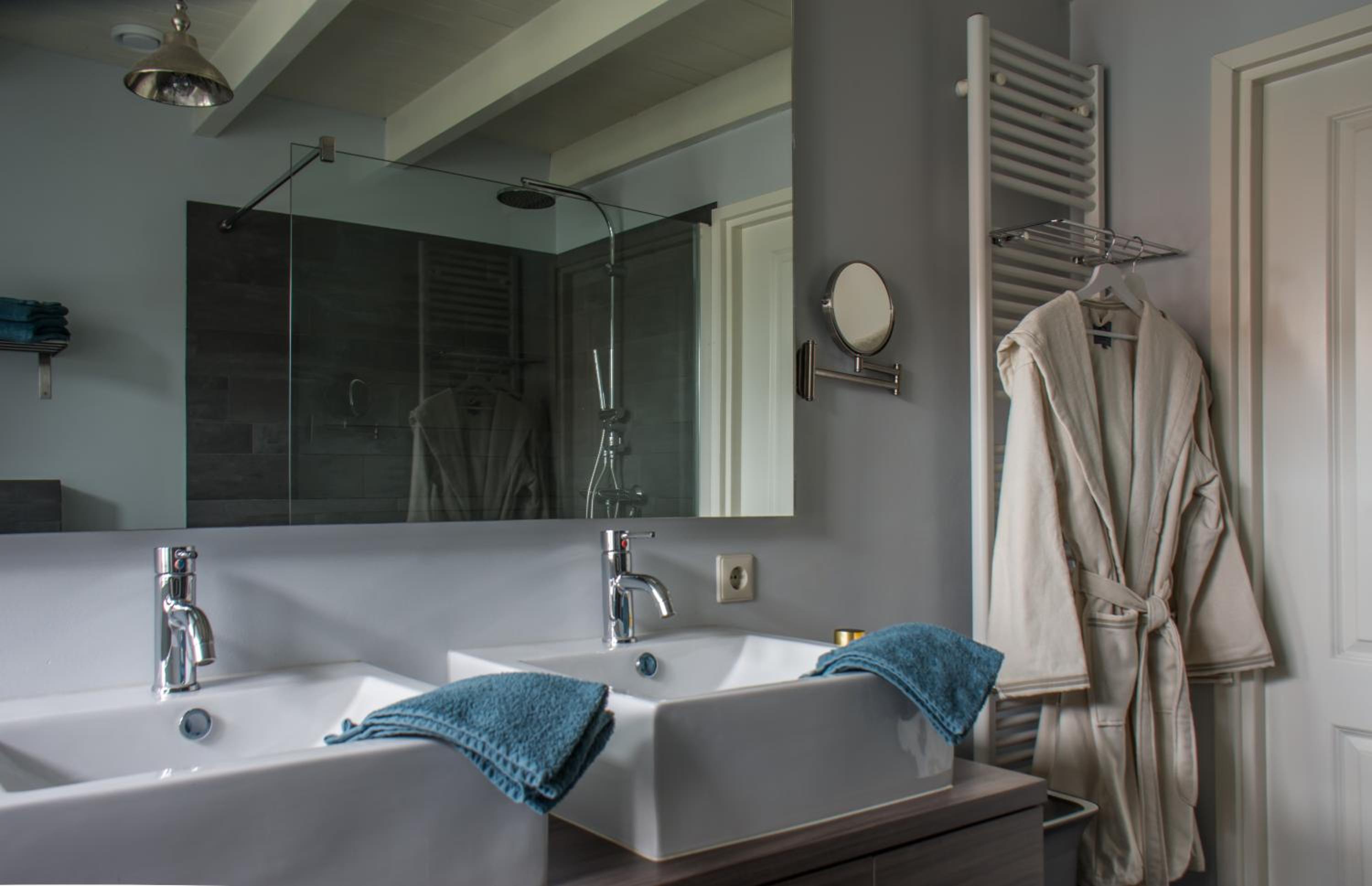 Double Room with Shared Bathroom photo 3