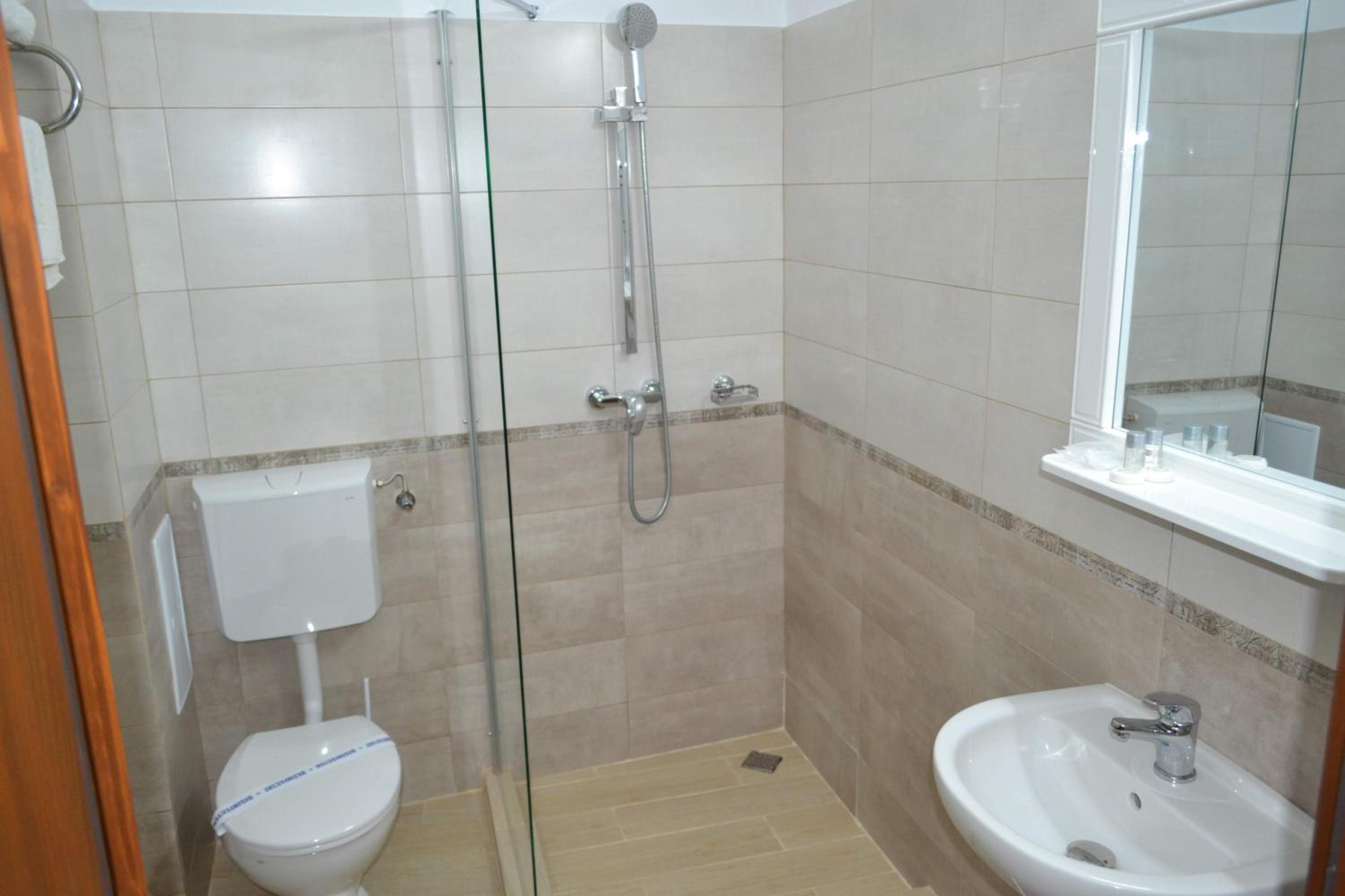 Double Room Ground Floor - Photo 5