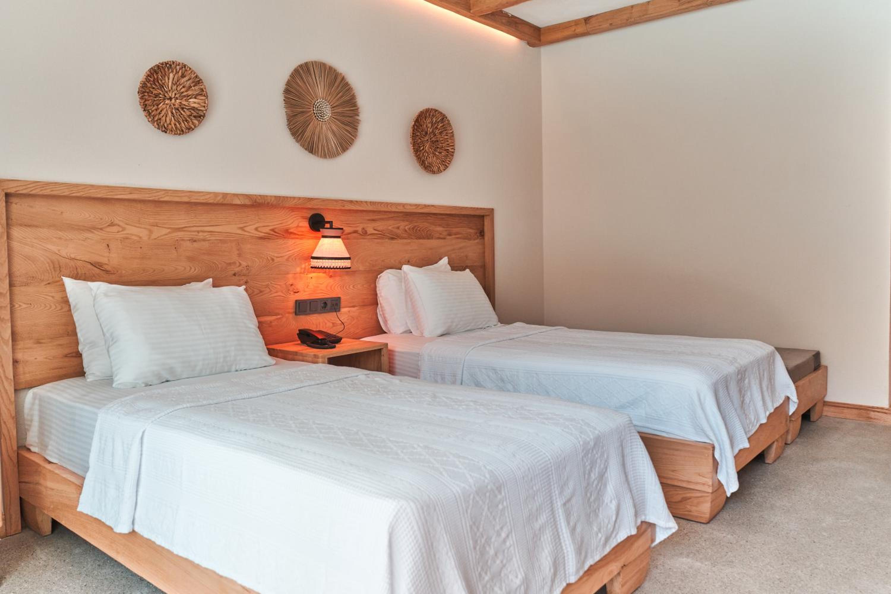 Twin Room with Swimming Pool Access - Photo 1