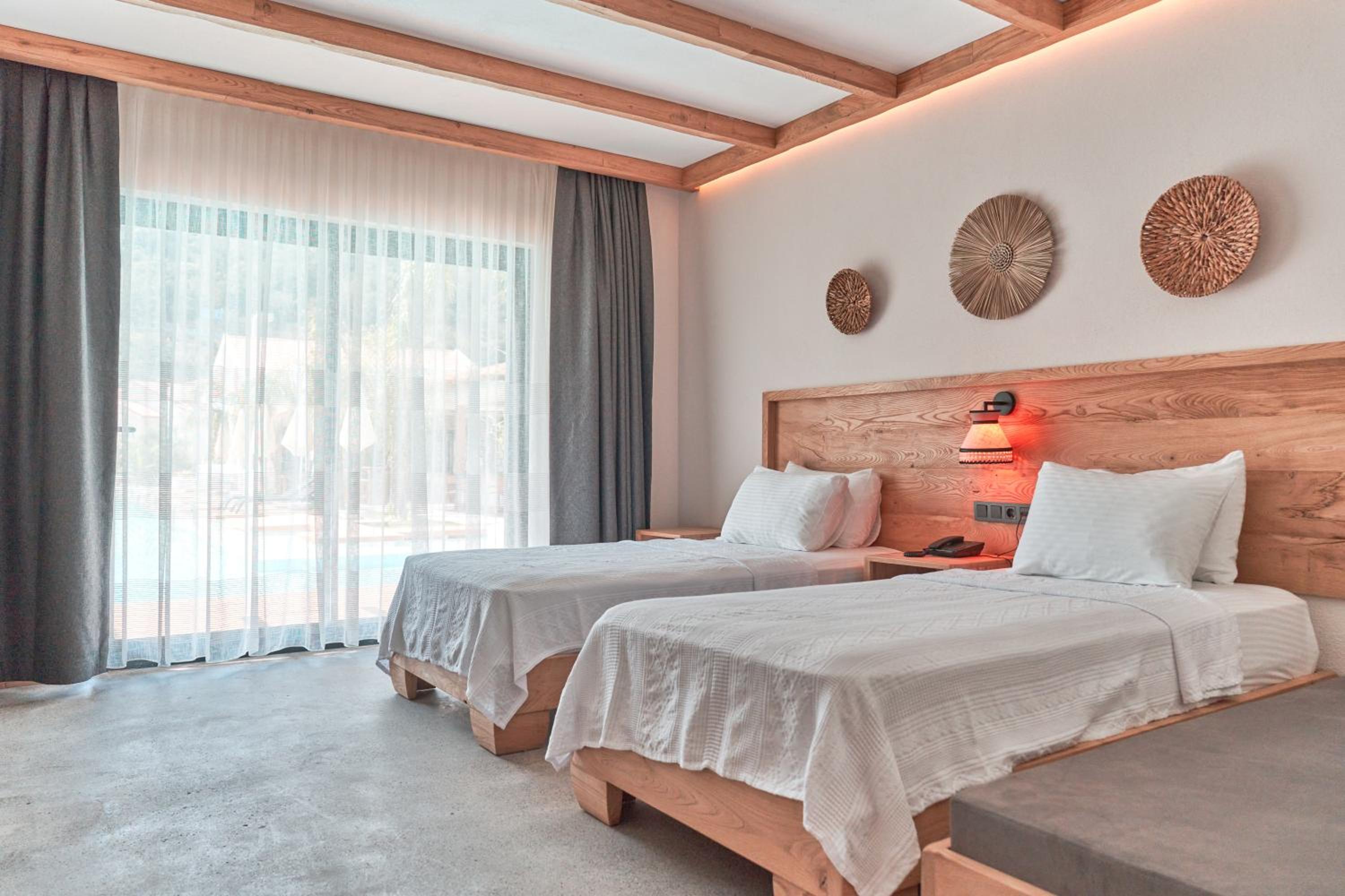 Twin Room with Swimming Pool Access - Photo 15