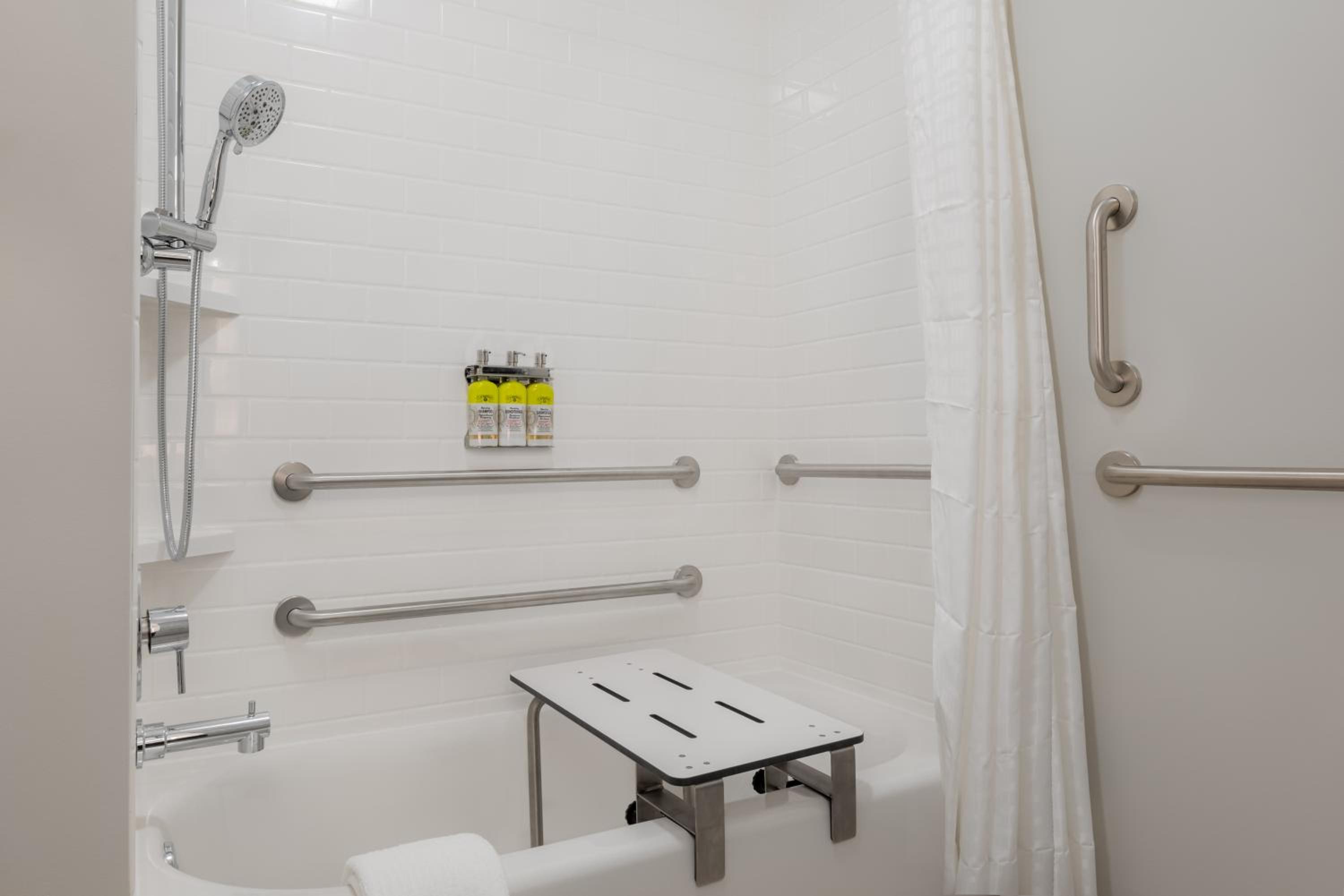 King Studio Suite - Mobility Access Tub/Non-Smoking - Photo 5