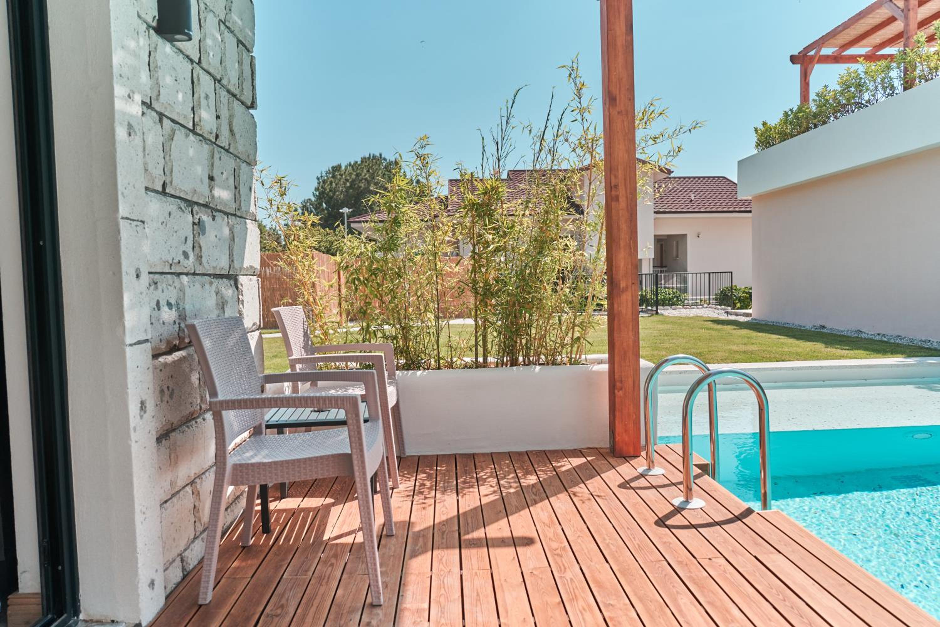 Twin Room with Swimming Pool Access - Photo 14