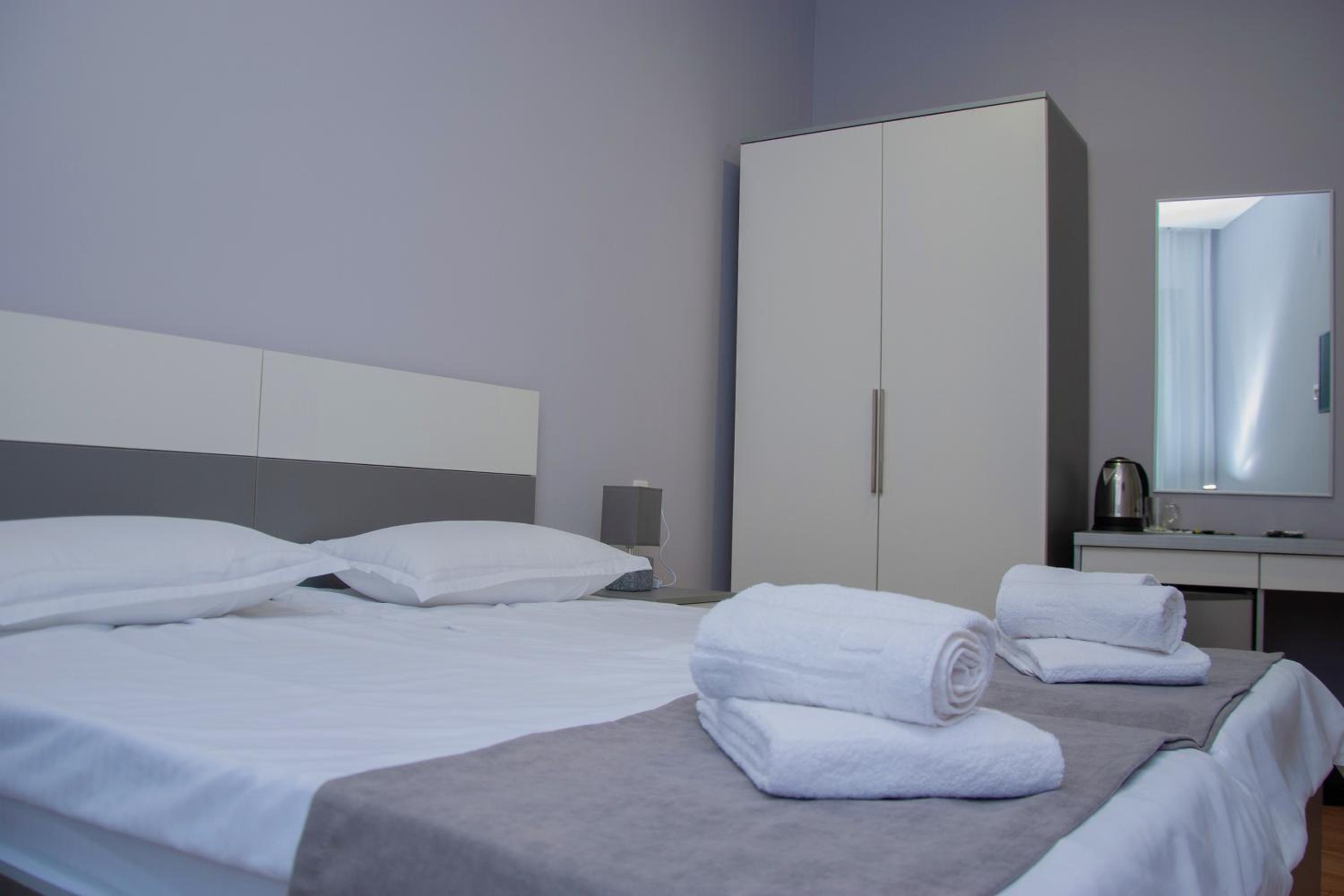 Standard Twin Room with Mountain View photo 1
