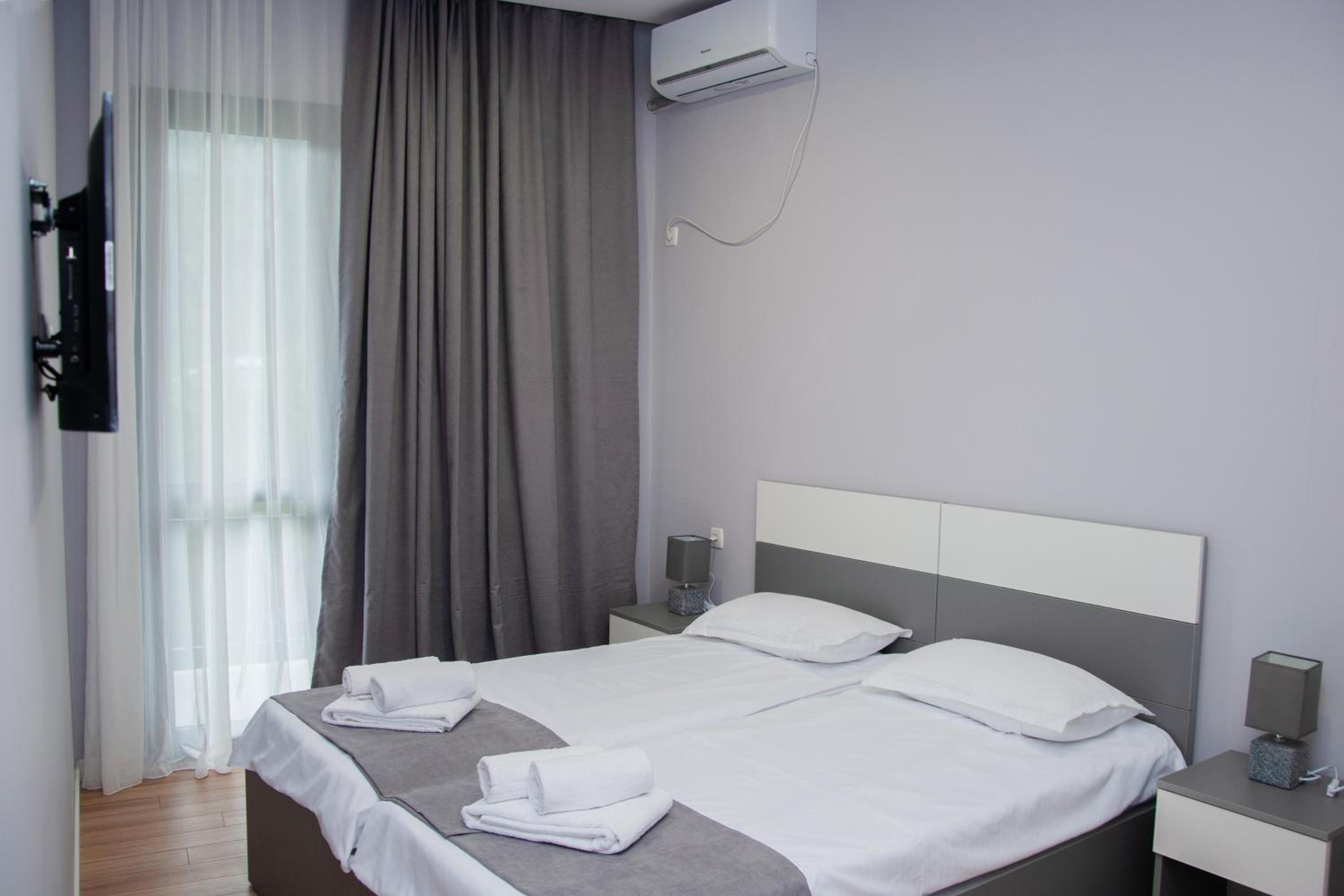 Standard Twin Room with Mountain View photo 3