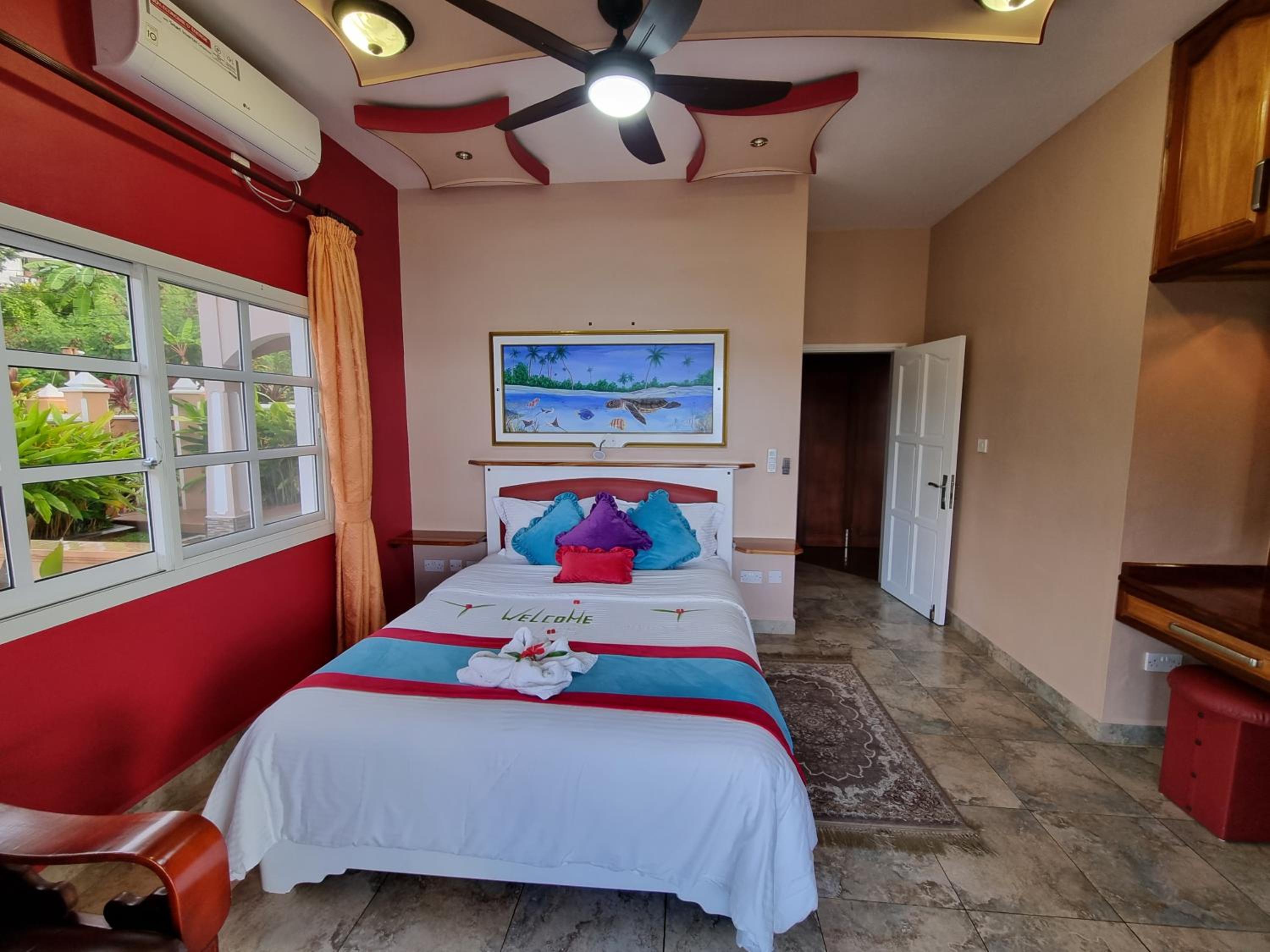Two-Bedroom Apartment with Sea View photo 3