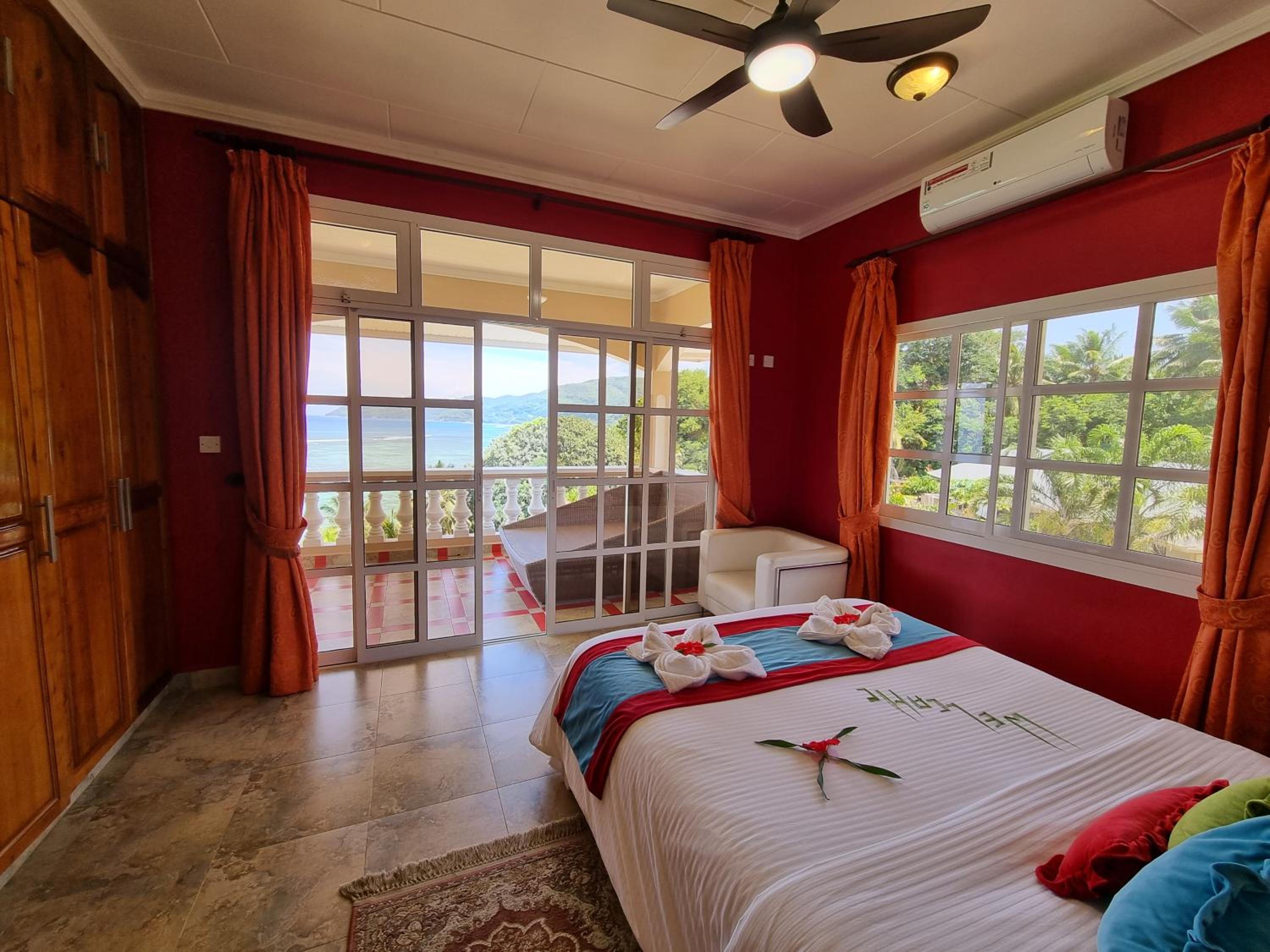 Two-Bedroom Apartment with Sea View photo 2