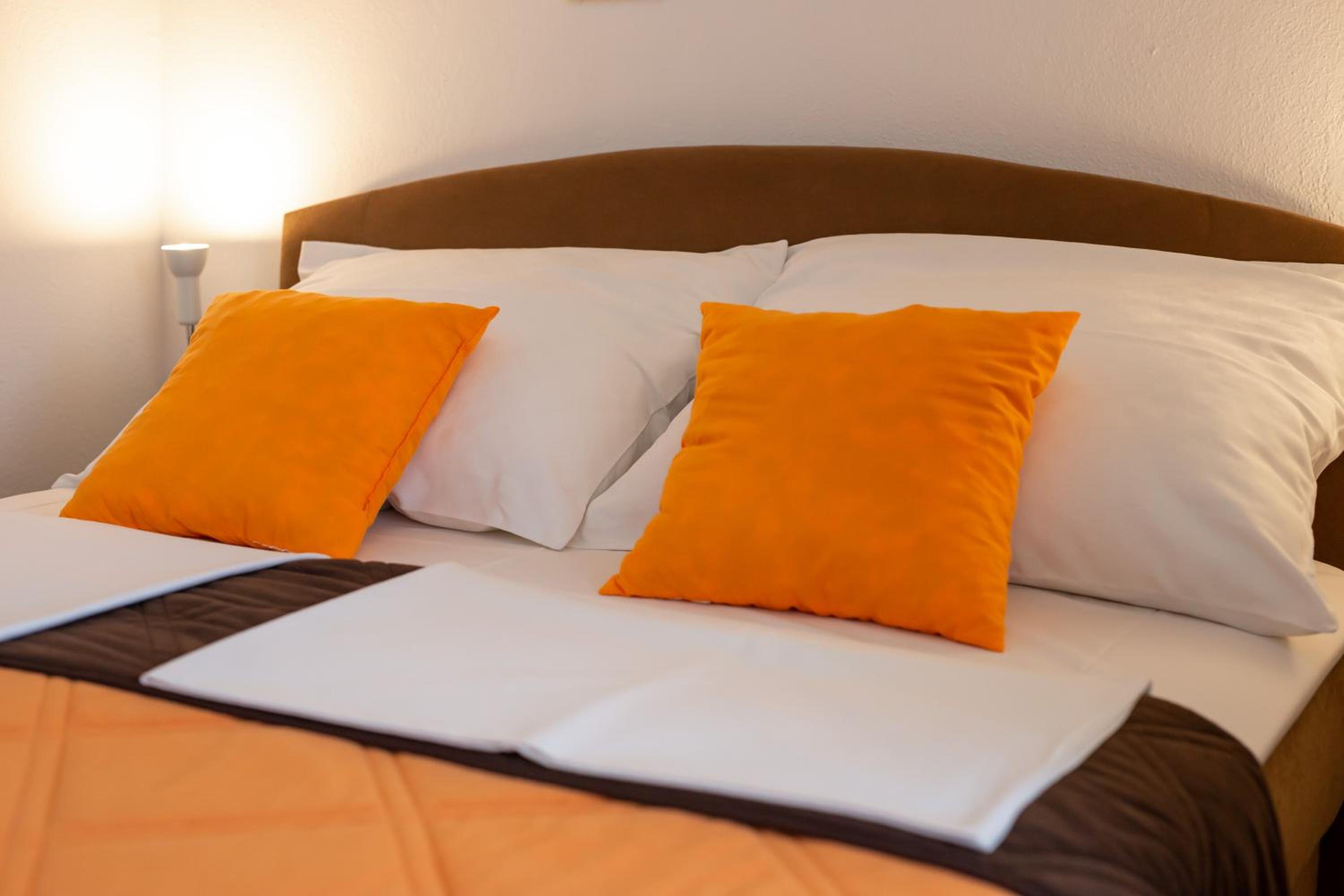 Double Room - Photo 3
