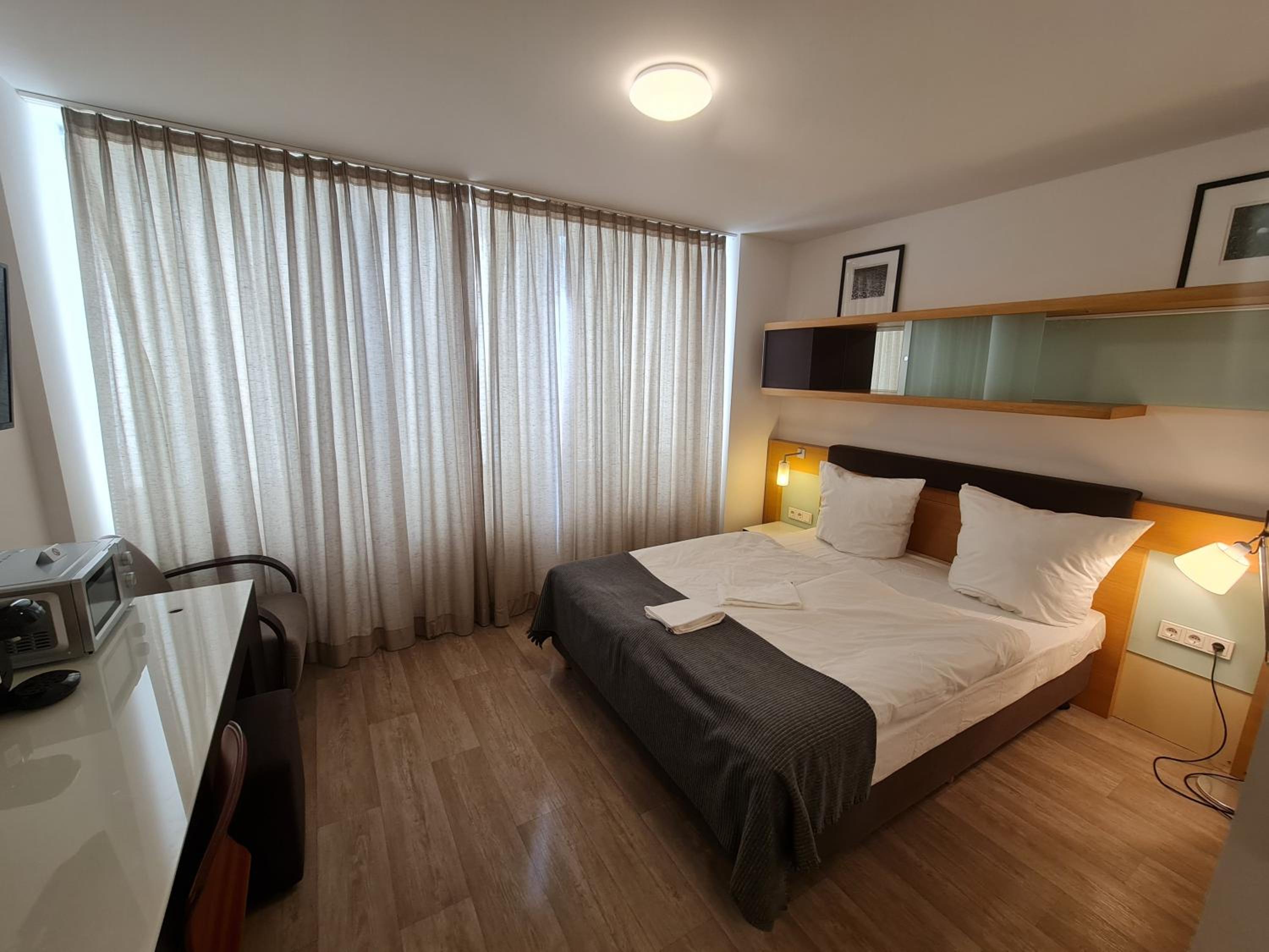 Standard Double Room - Photo 3