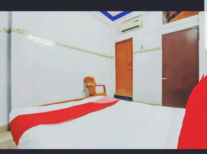 Deluxe Double Room (2 Adults + 1 Child) - Photo 3