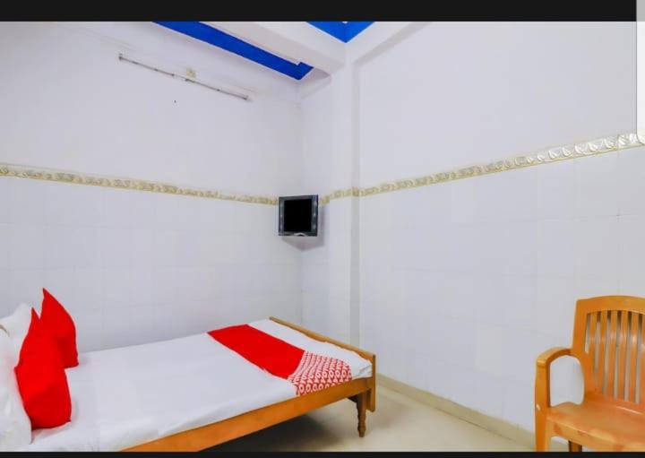 Deluxe Double Room (2 Adults + 1 Child) - Photo 7