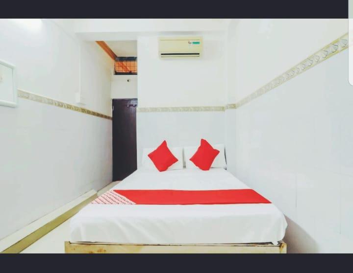 Deluxe Double Room (2 Adults + 1 Child) - Photo 8