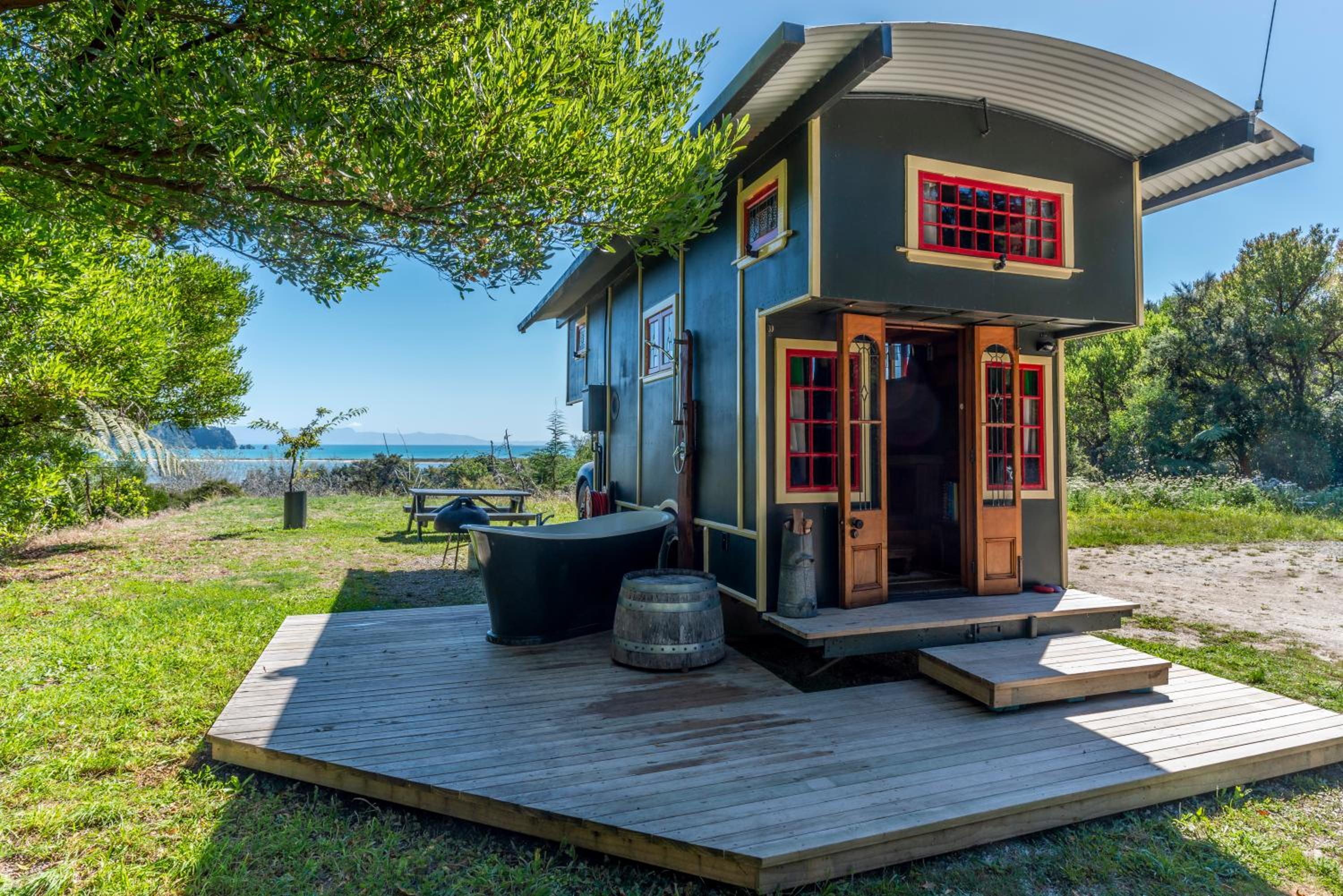 Holiday Home - The Amazing House Truck photo 1