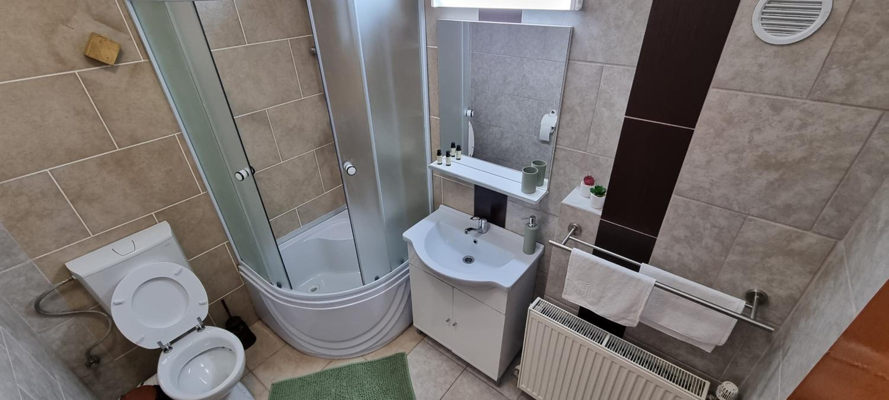 Deluxe Triple Room - Photo 12