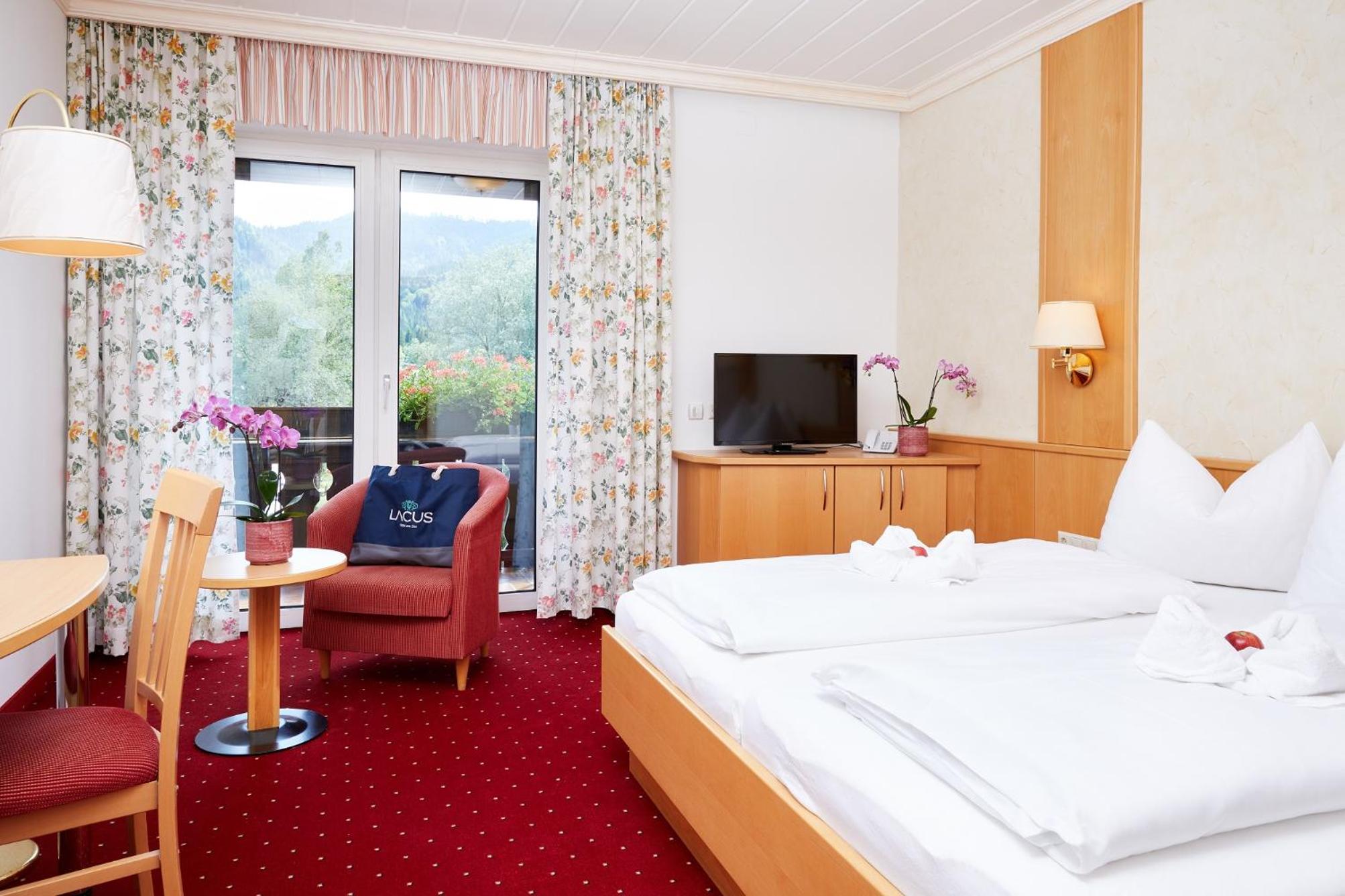Double Room with Lake View photo 1