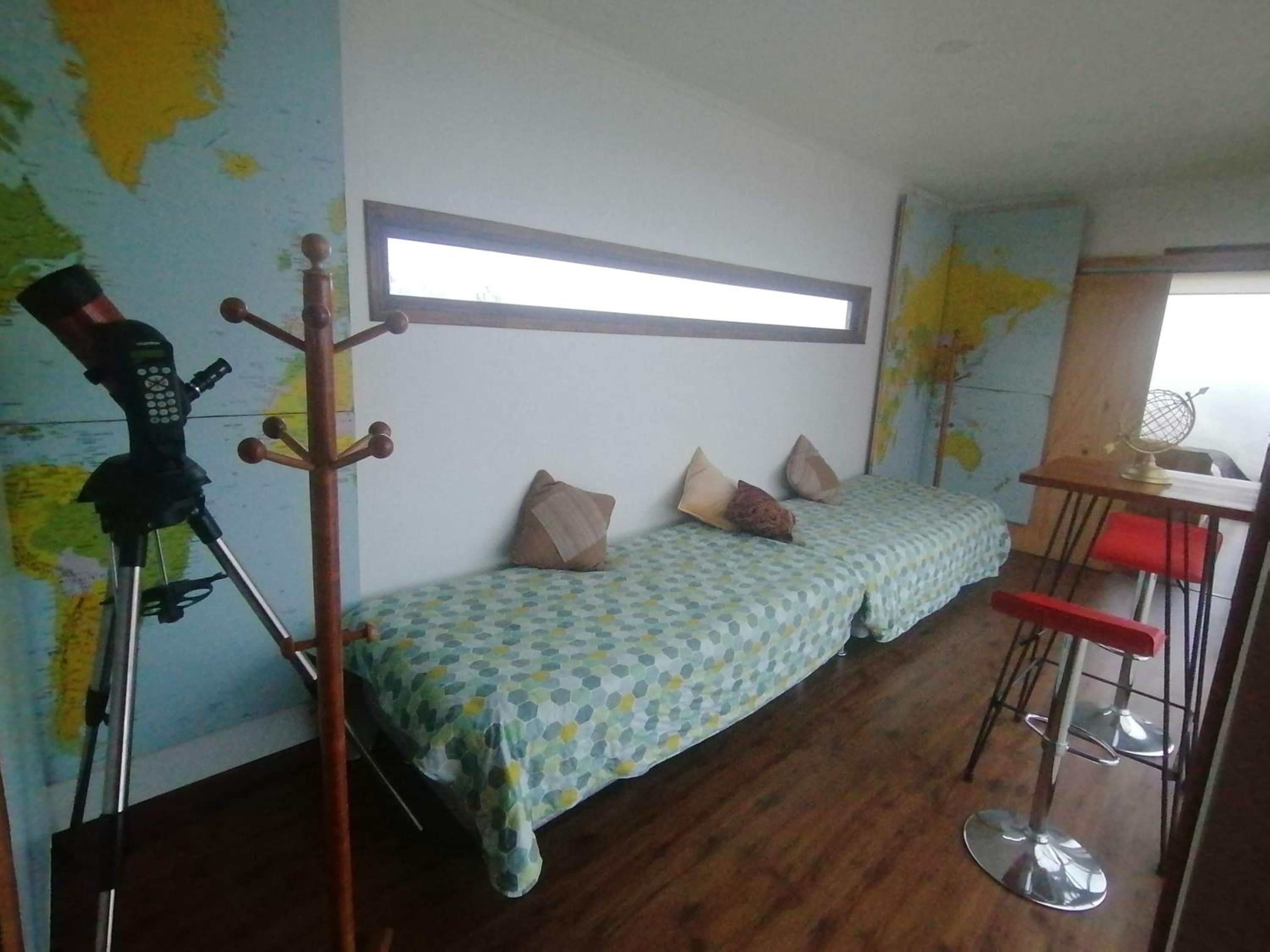 Five-Bedroom House photo 3