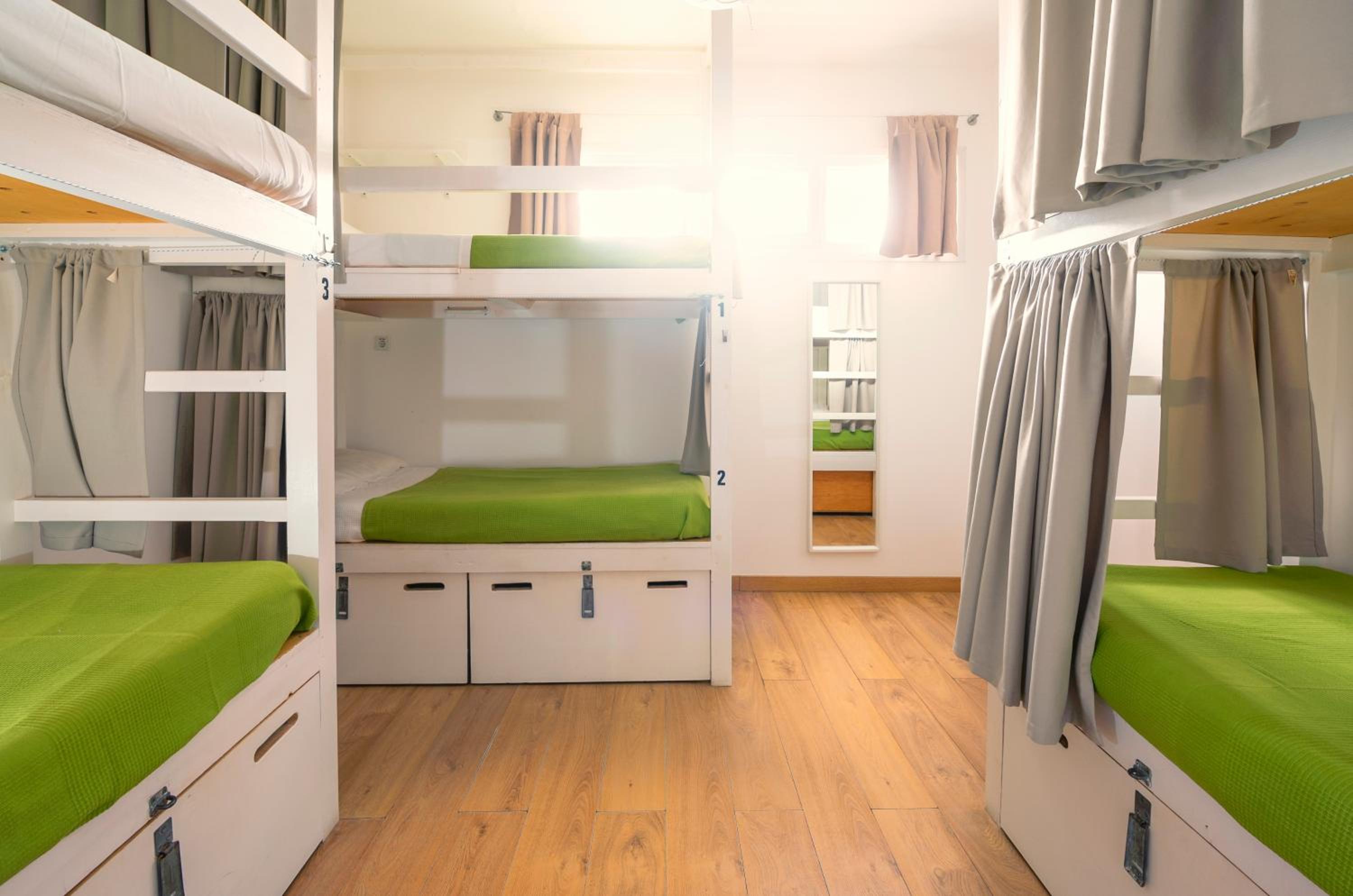 Cama en Habitación Compartida Mixta de 6 Camas