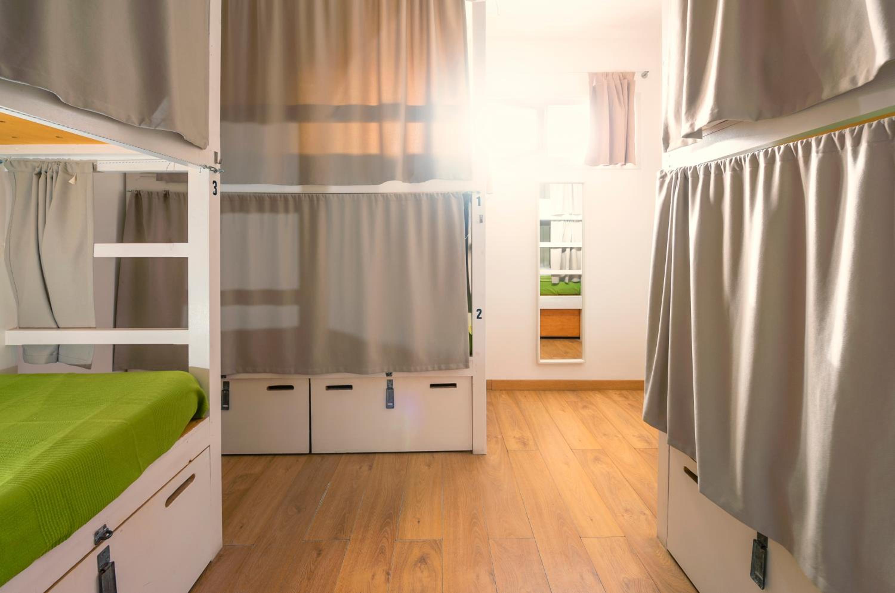 Cama en Habitación Compartida Mixta de 8 Camas