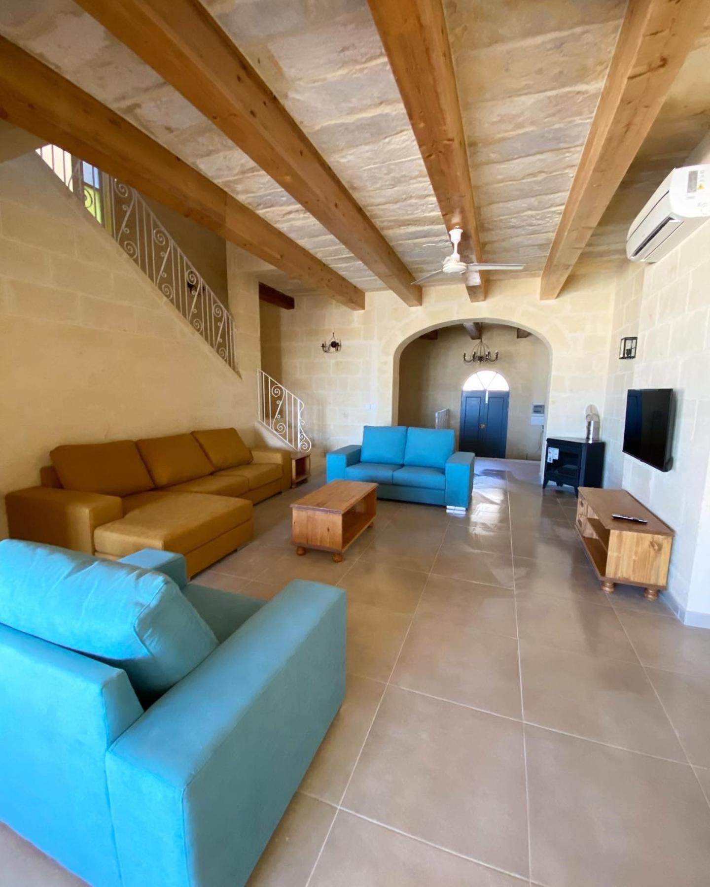 Villa photo 1