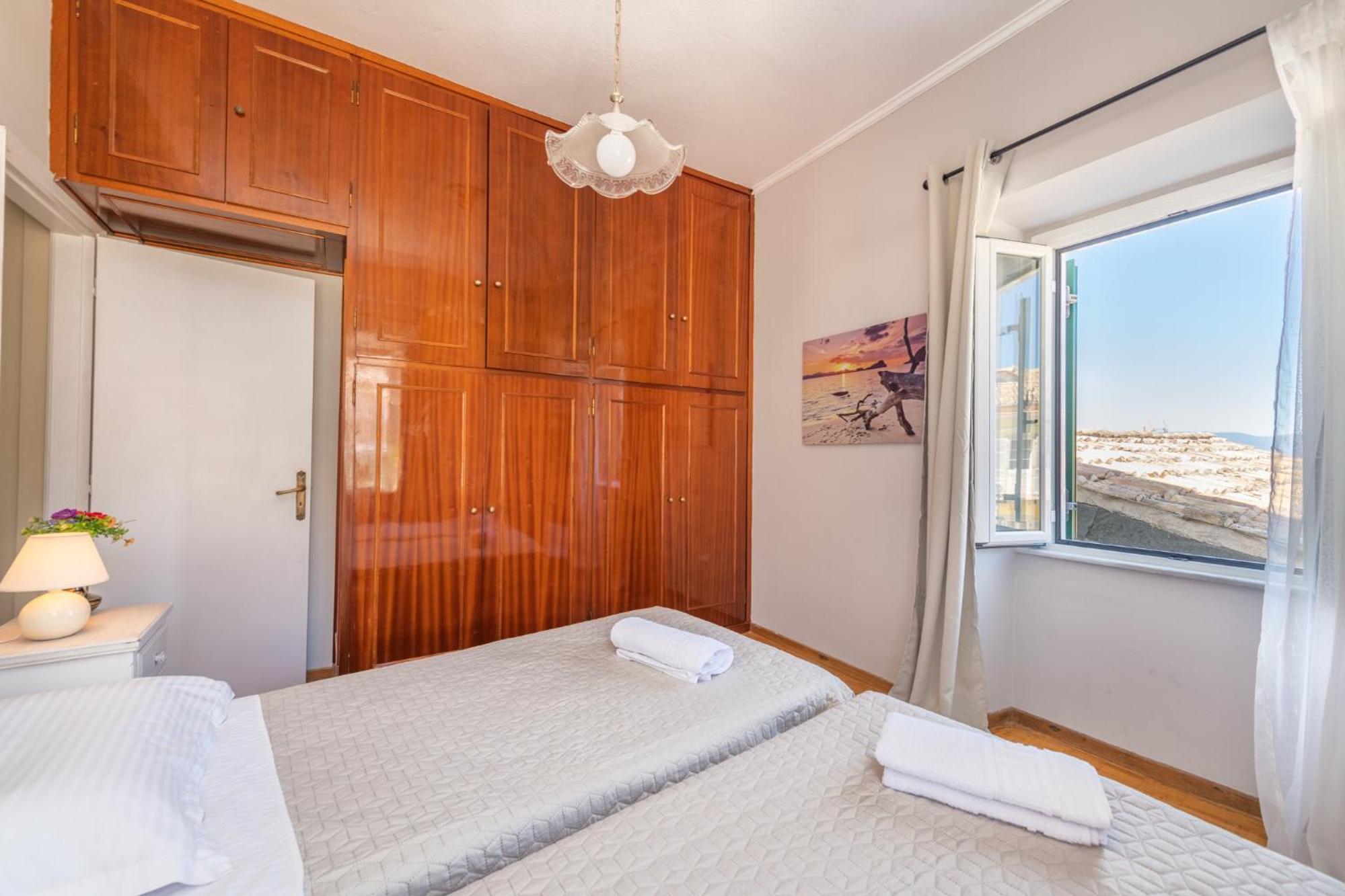 Two-Bedroom Apartment - Photo 31