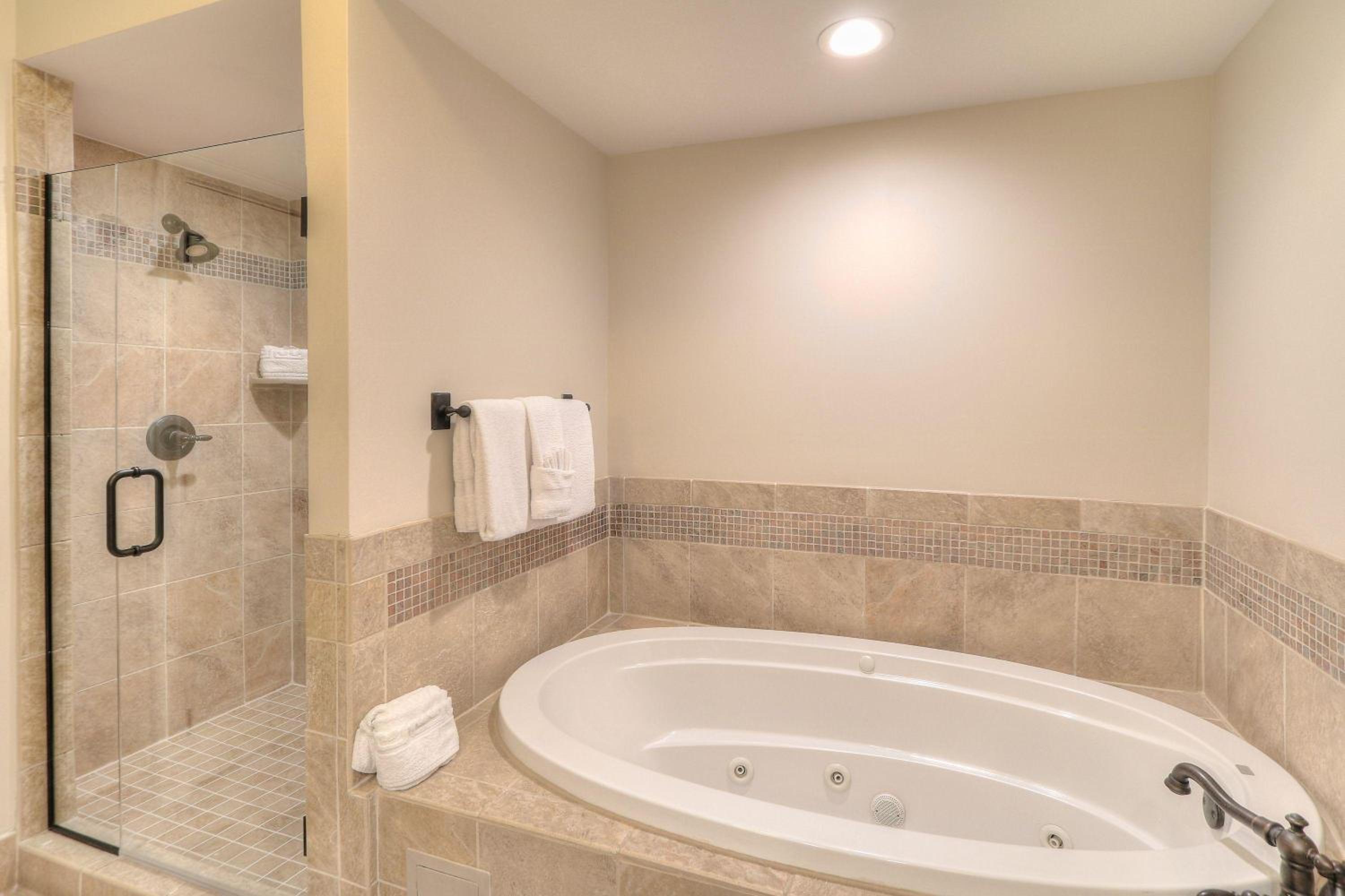 Four Bedroom Condo - Three Kings, Two Twins photo 3
