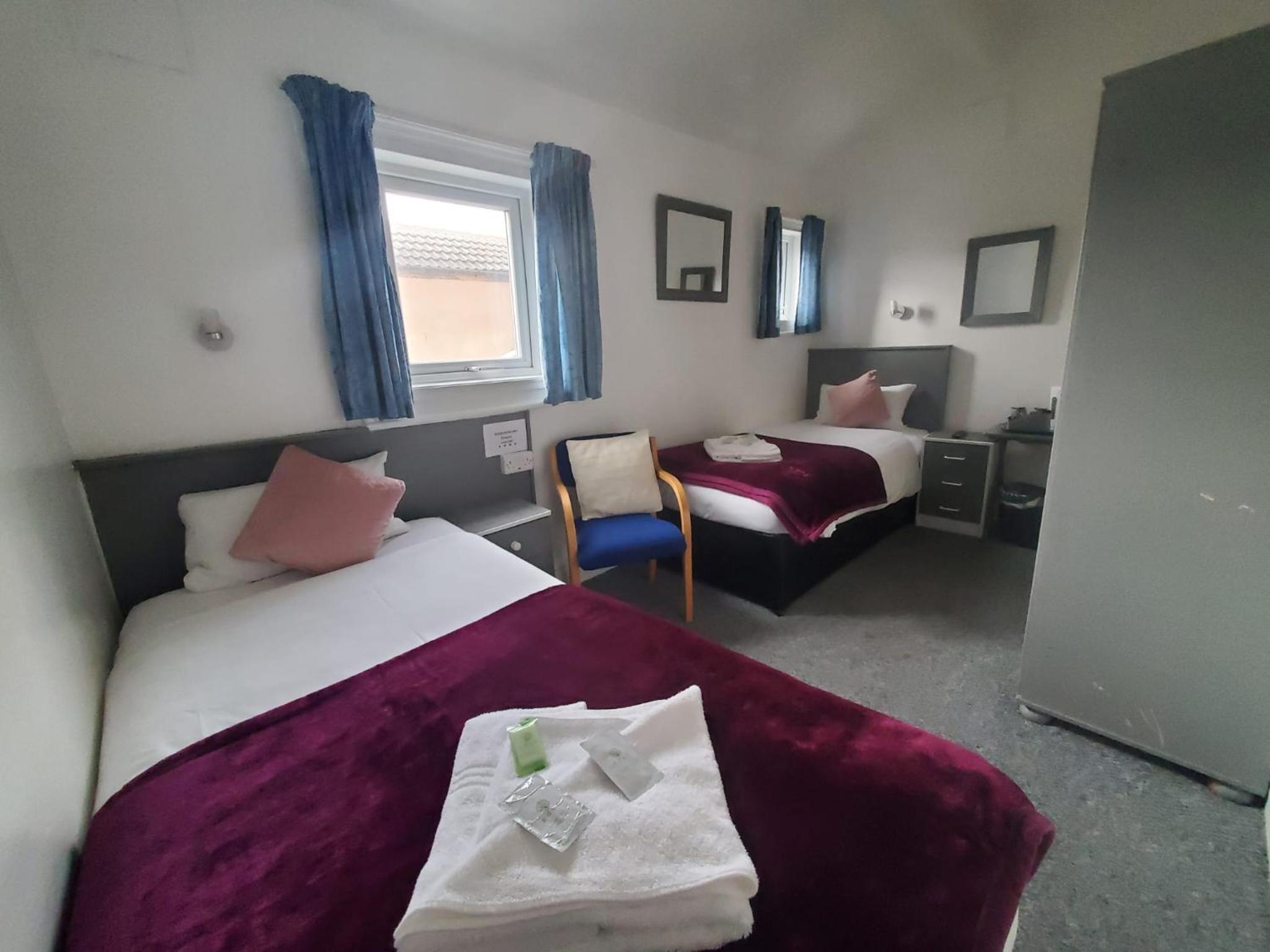 Twin Room - Photo 1