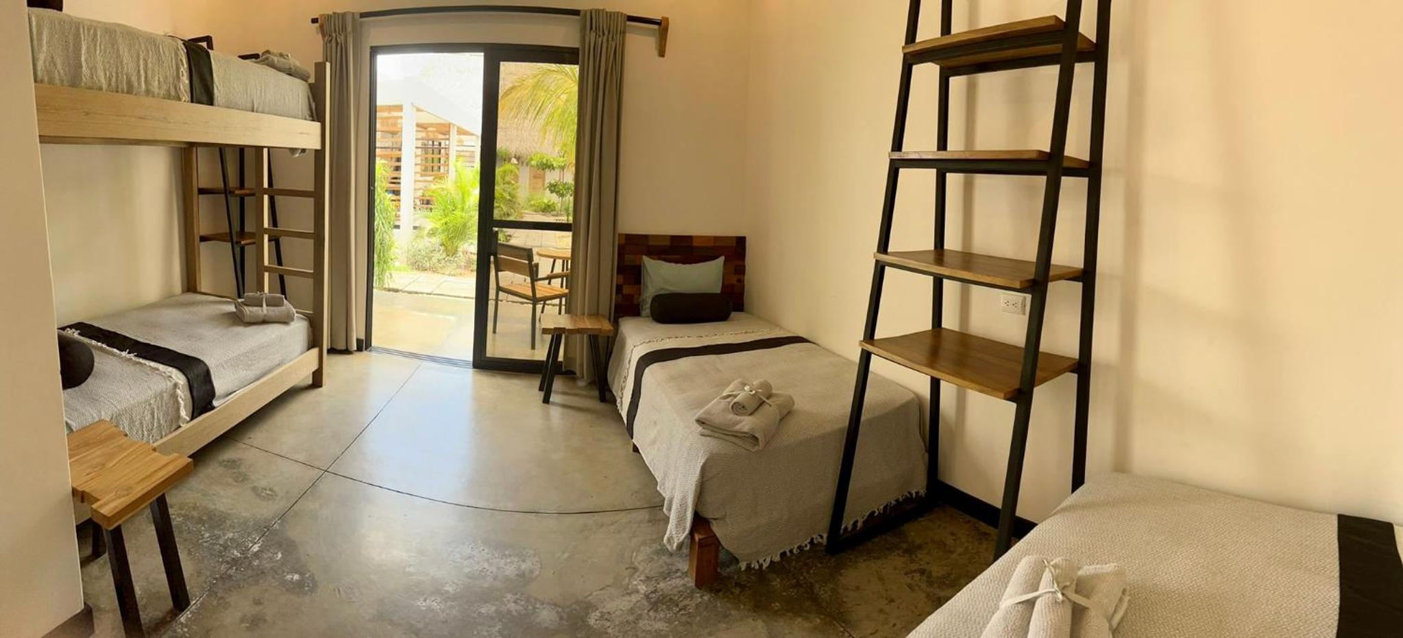 Deluxe Quadruple Room photo 2