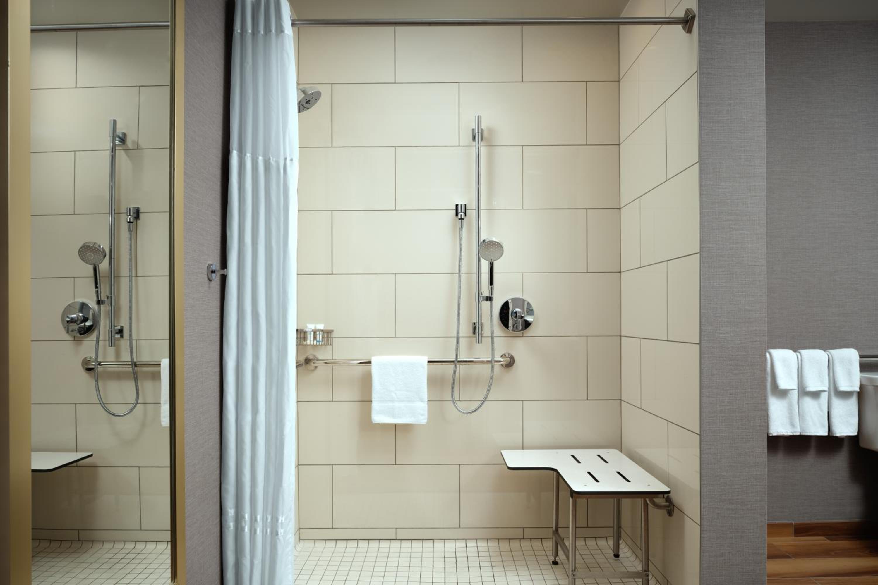 Accessible Den Guestroom/Roll-In Shower | King Bed