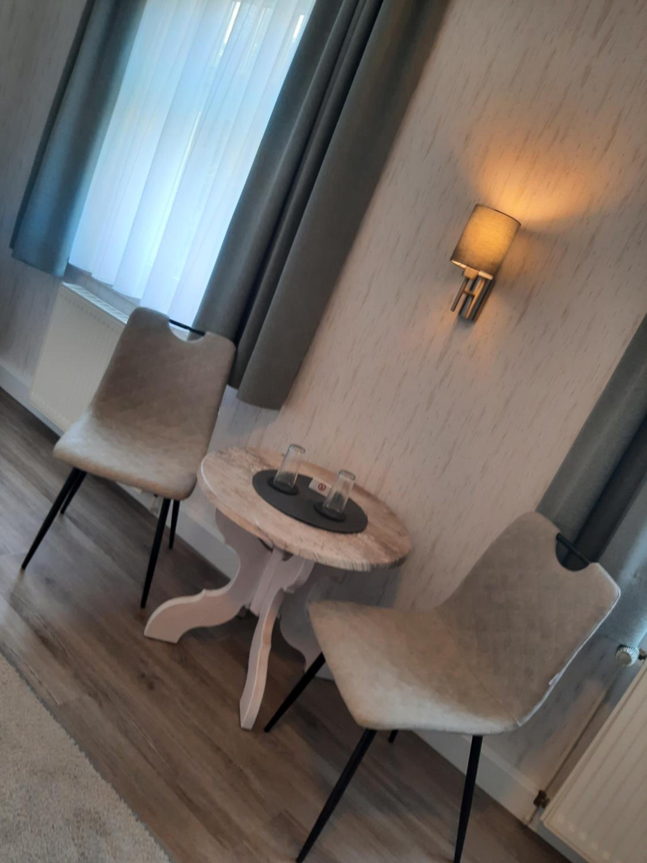 Double Room with Private Bathroom photo 3