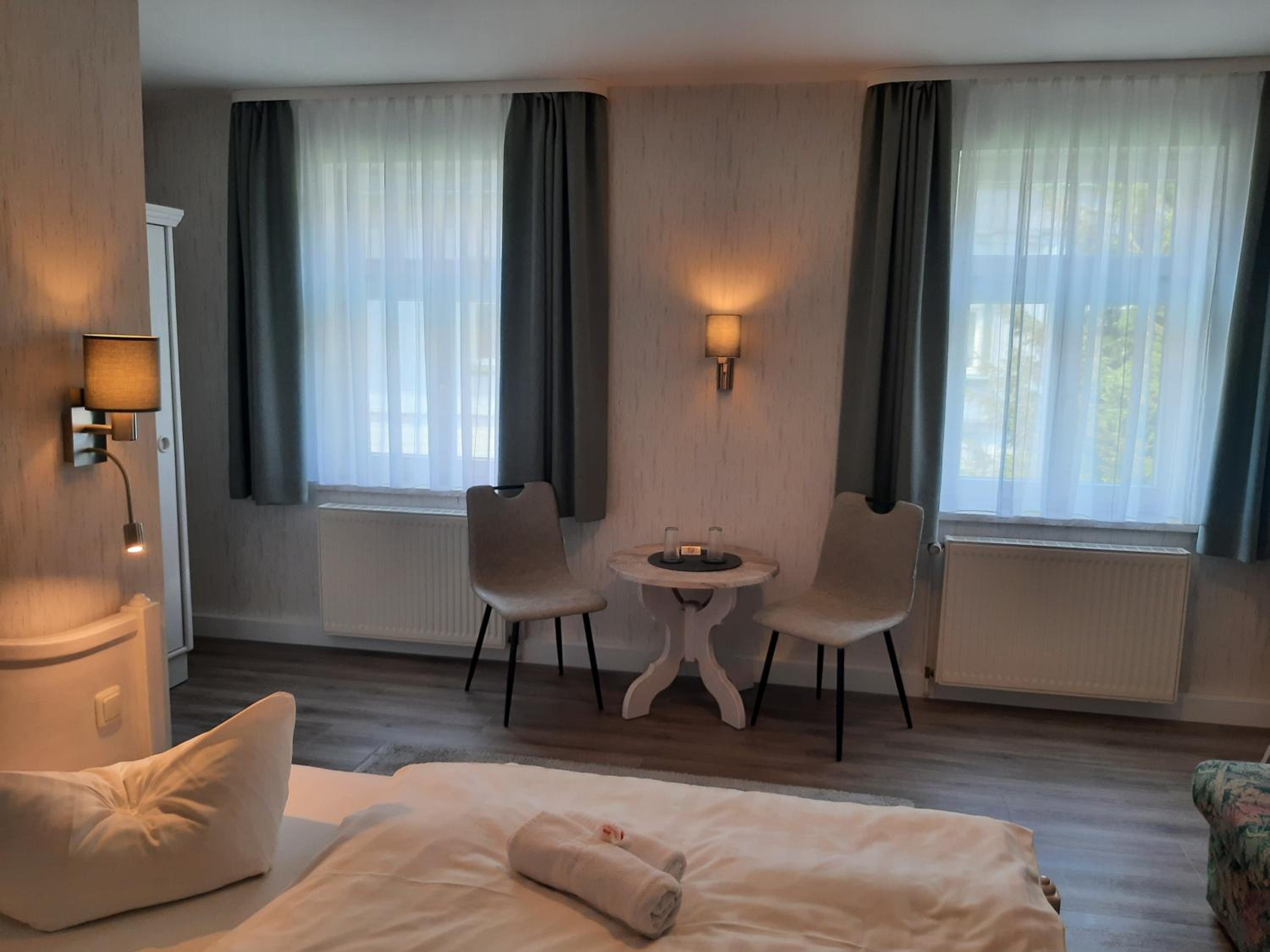 Double Room with Private Bathroom photo 3