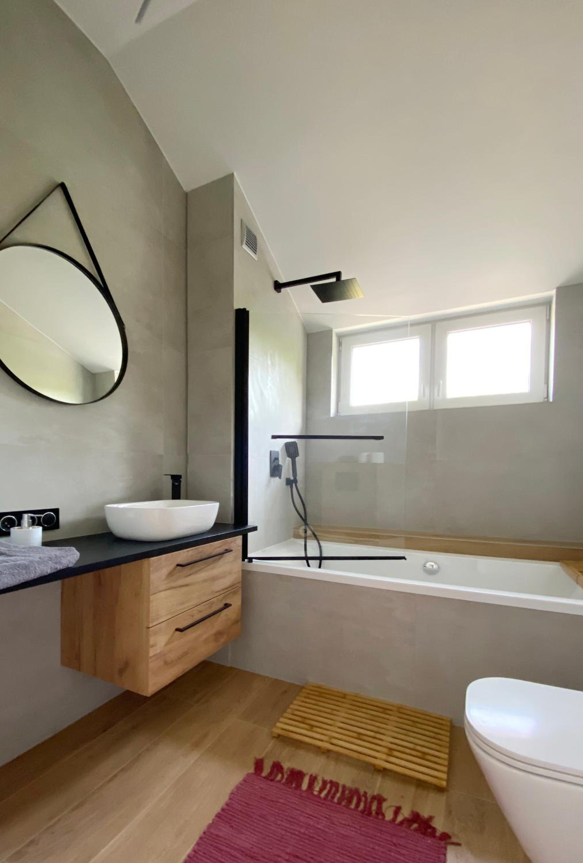 Two-Bedroom Apartment - Photo 2